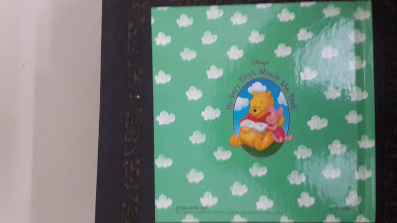 Pooh Helps Out (My Very First Winnie the Pooh),Used