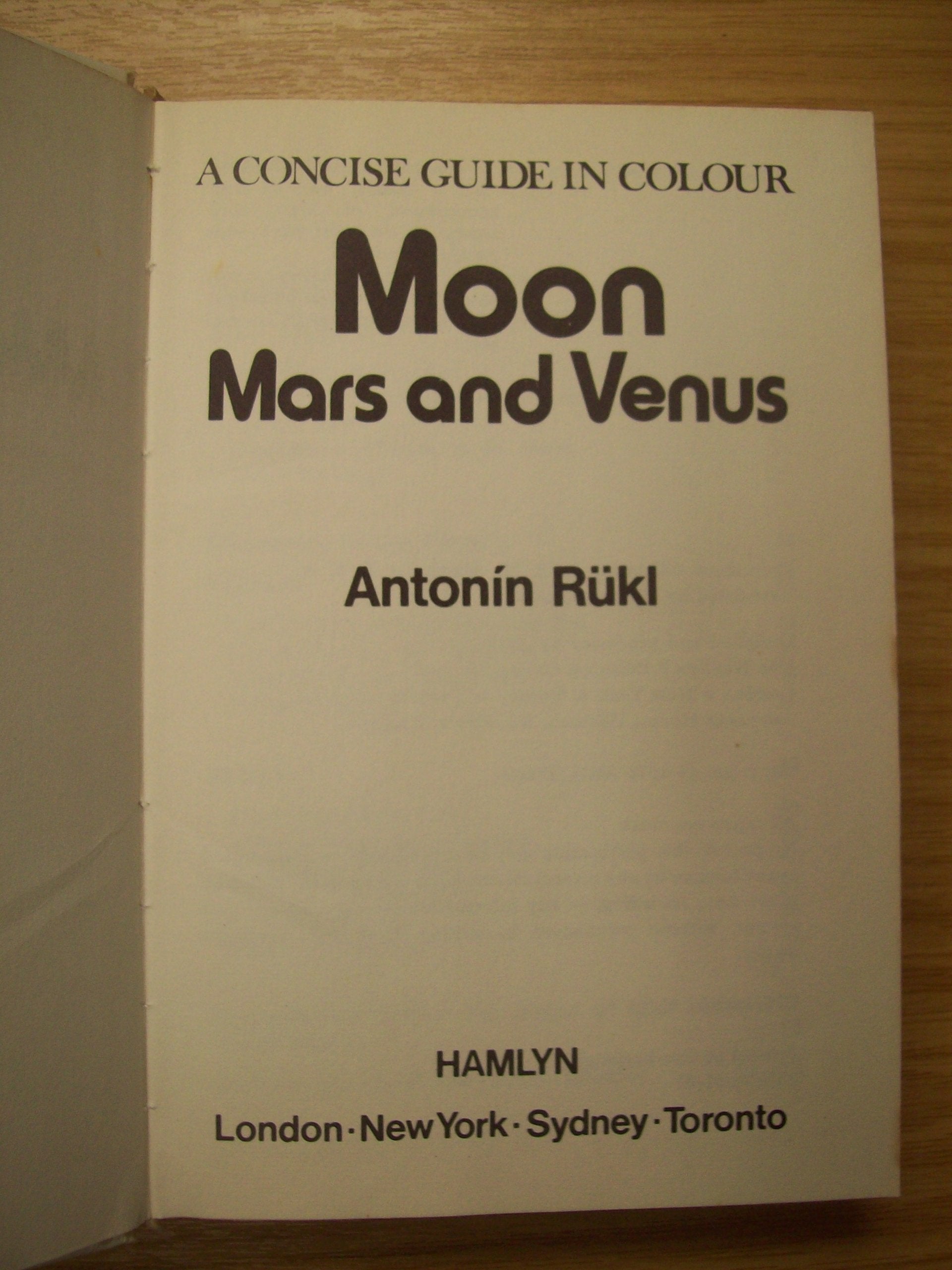 Moon, Mars and Venus: A Concise Guide in Colour (English and Czech Edition),Used