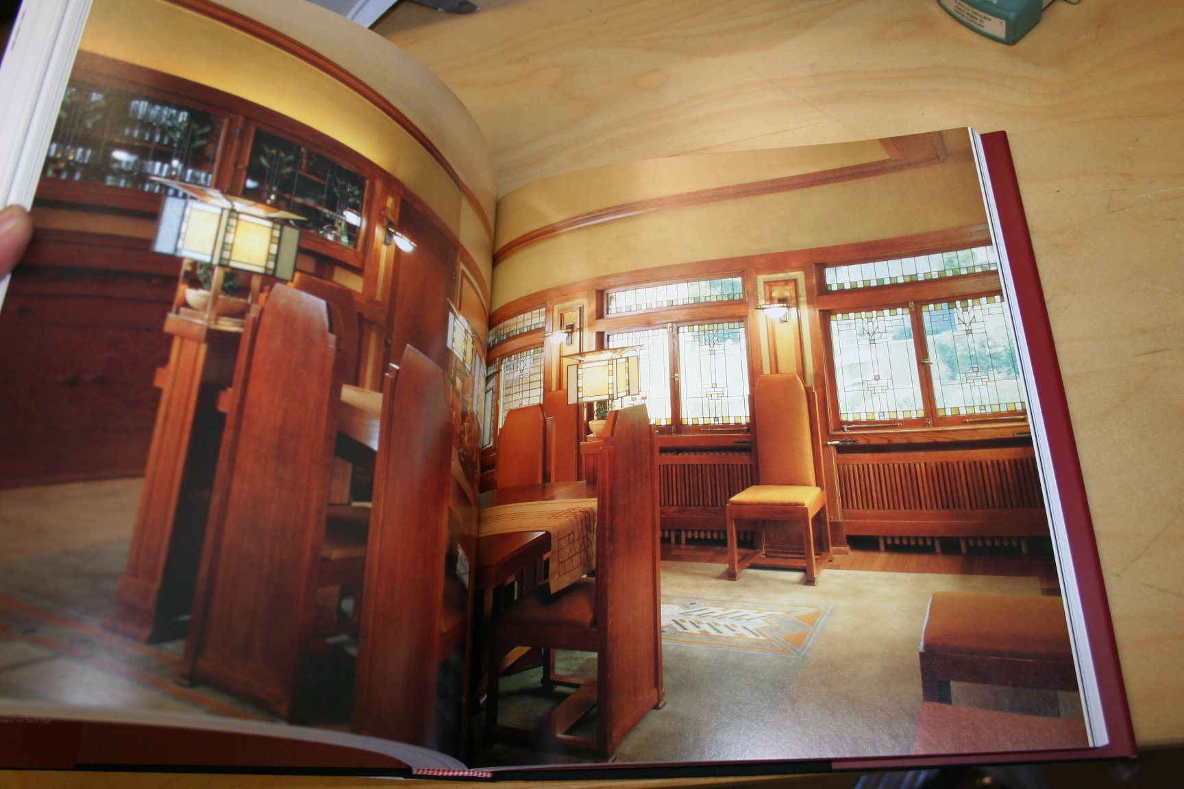 Light Screens: The Leaded Glass of Frank Lloyd Wright,Used