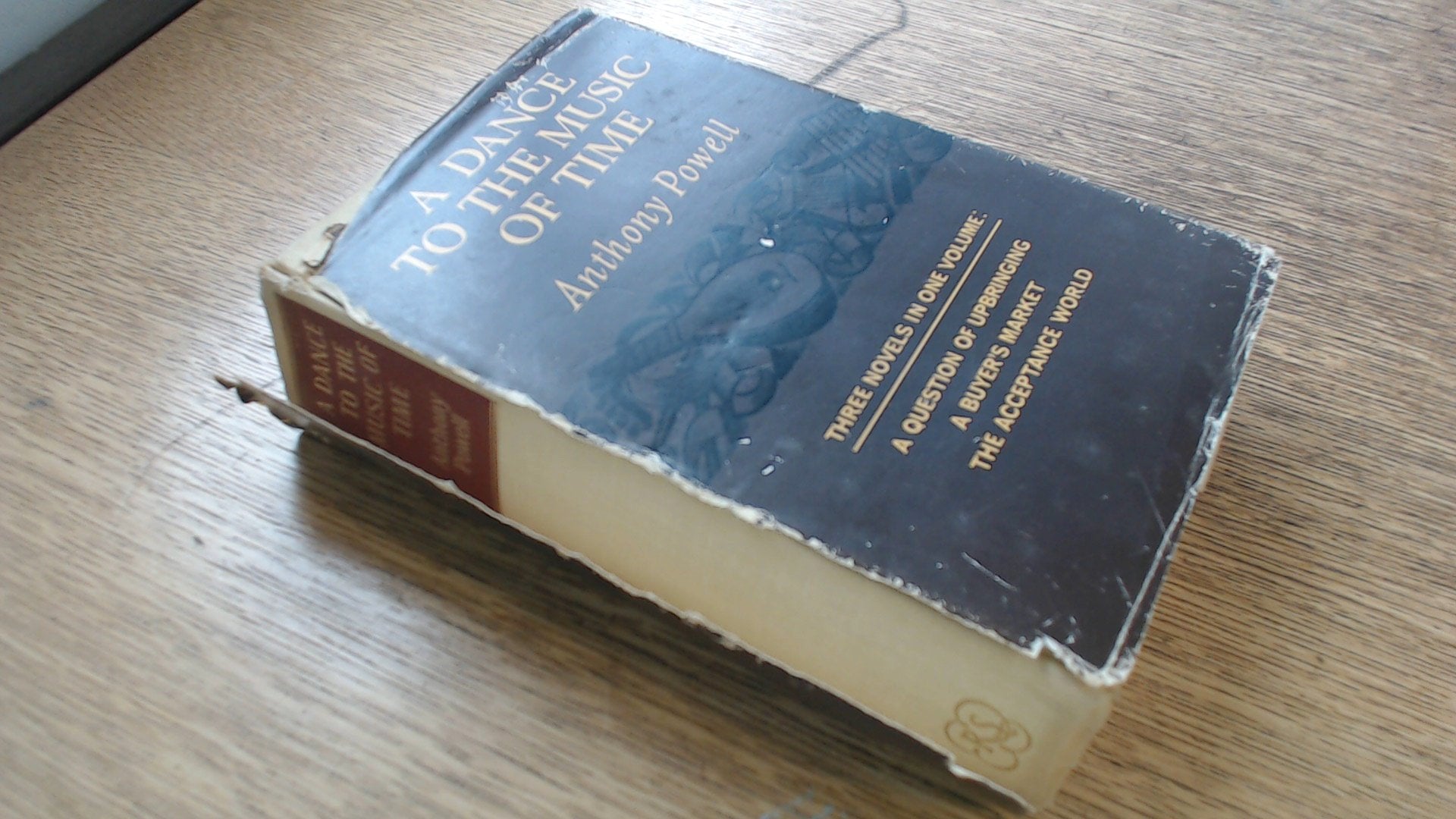 A Dance To The Music Of Time: Second Movement (3 Vols In 1)-used