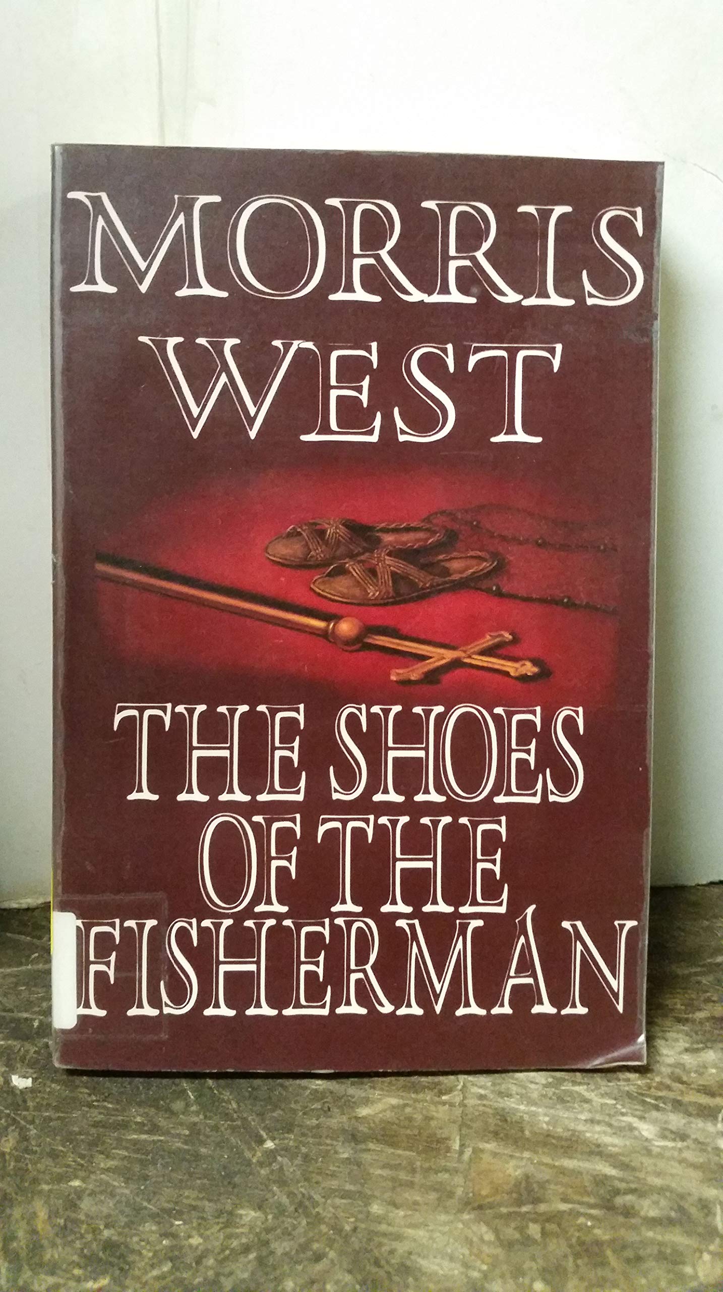 The Shoes of the Fisherman (Thorndike Press Large Print Paperback Series),Used