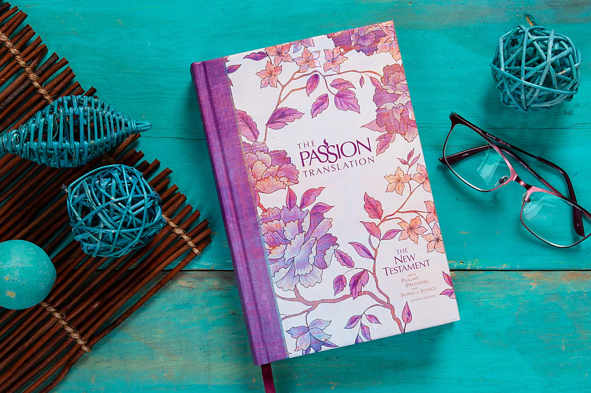 The Passion Translation New Testament, Peony (2nd Edition, Hardcover)  InDepth Bible with Psalms, Proverbs, and Song of Songs,,Used