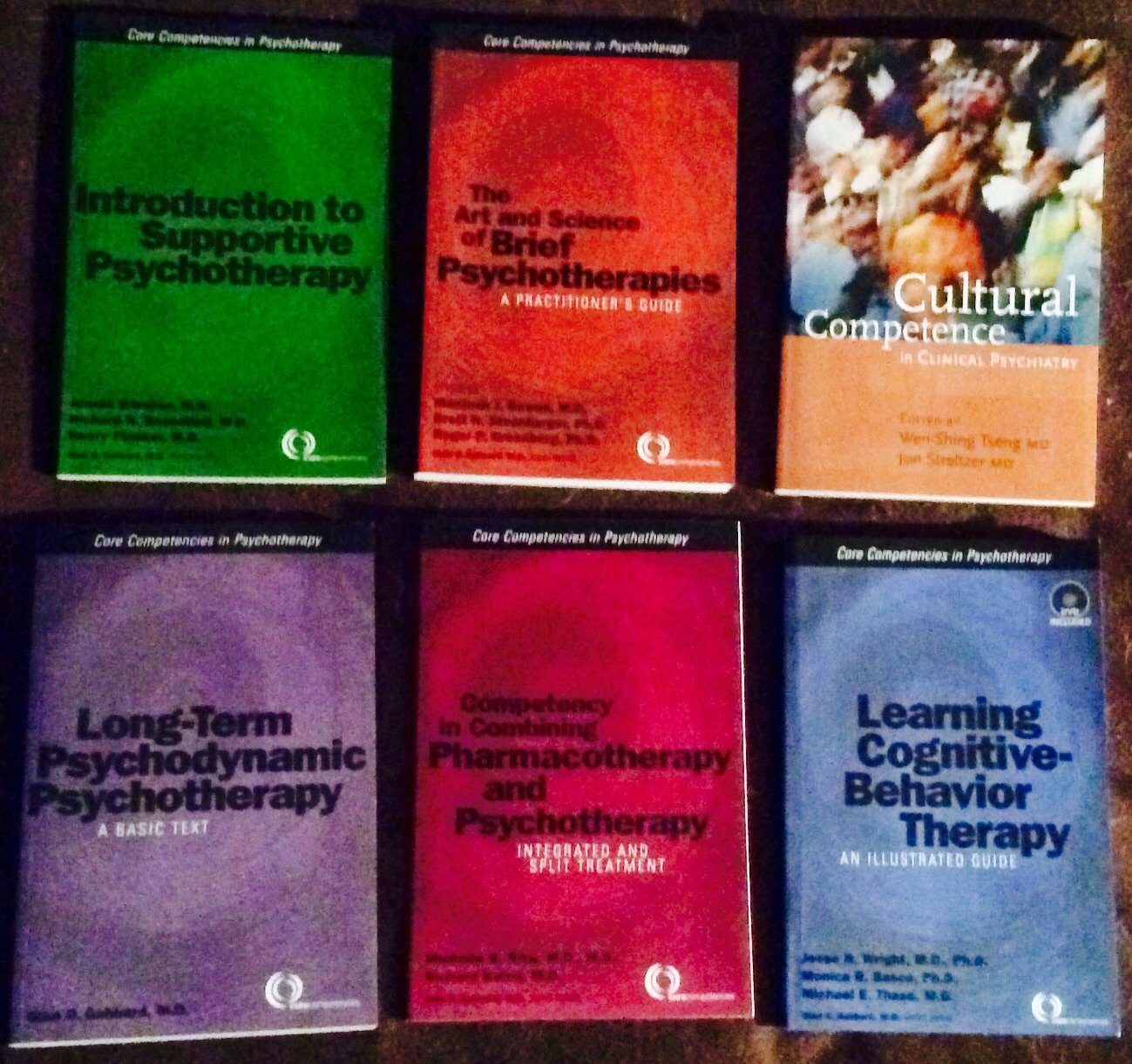 Learning CognitiveBehavior Therapy: An Illustrated Guide,Used