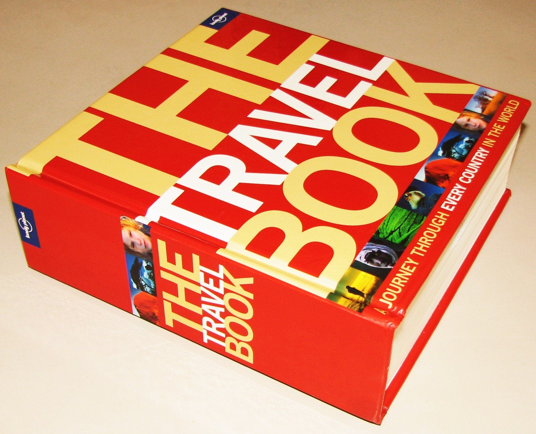 Lonely Planet The Travel Book: A Journey Through Every Country in the World (Lonely Planet Travel Book),Used