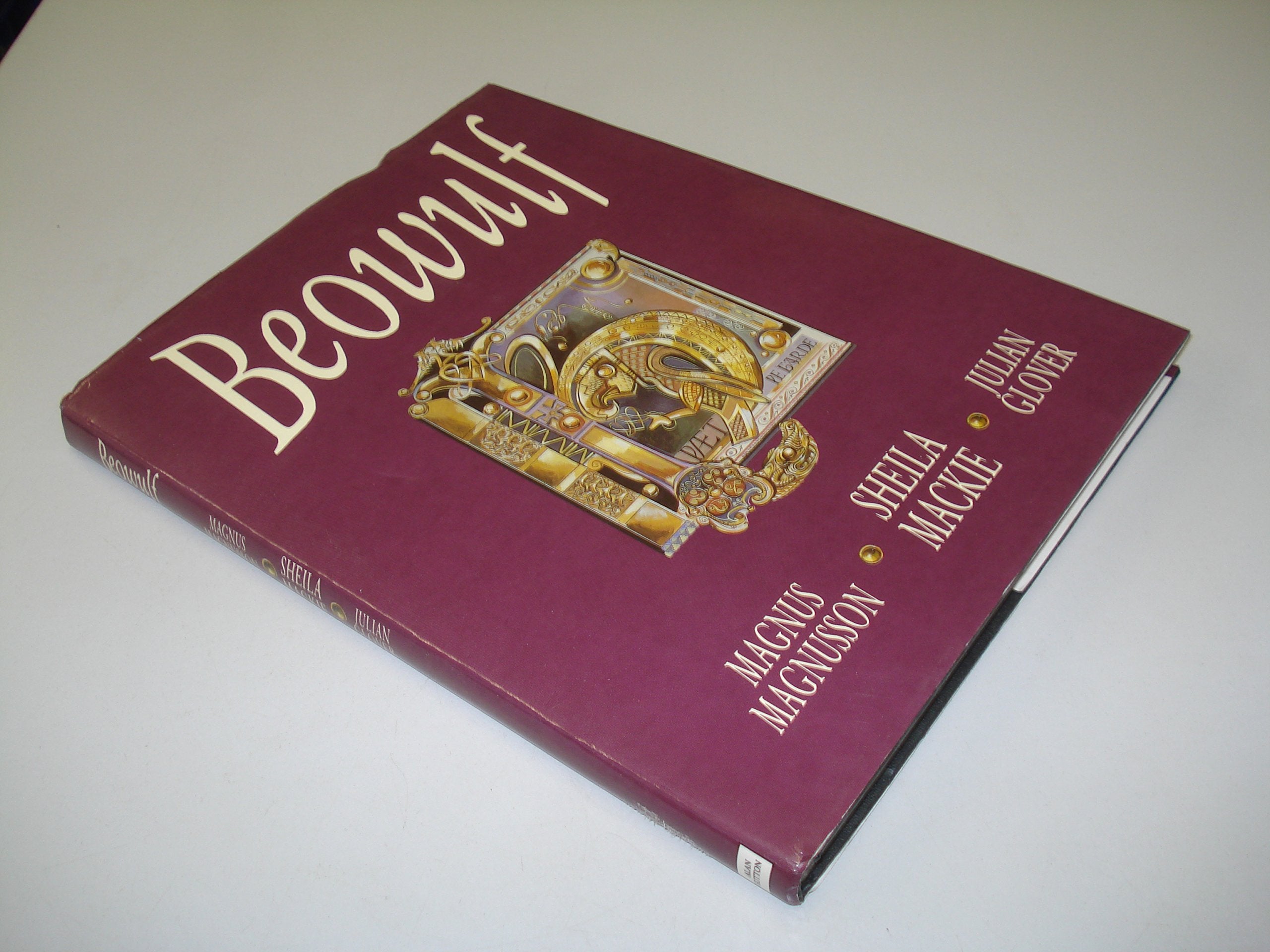 Beowulf: An Adaptation by Julian Glover of the Verse Translations of Michael Alexander and Edwin Morgan,New