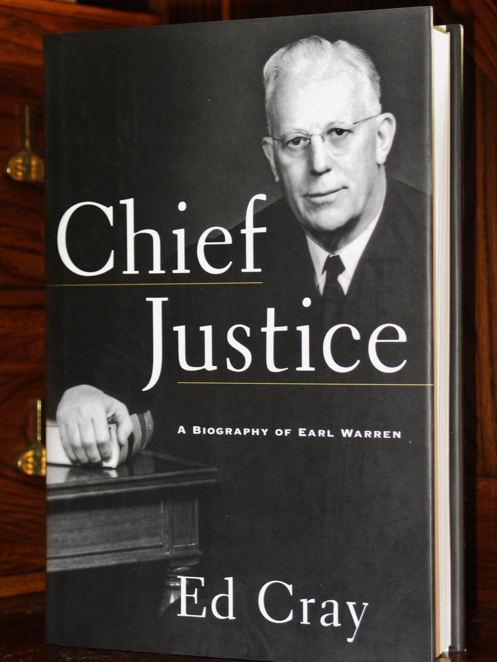 CHIEF JUSTICE: A Biography of Earl Warren,Used