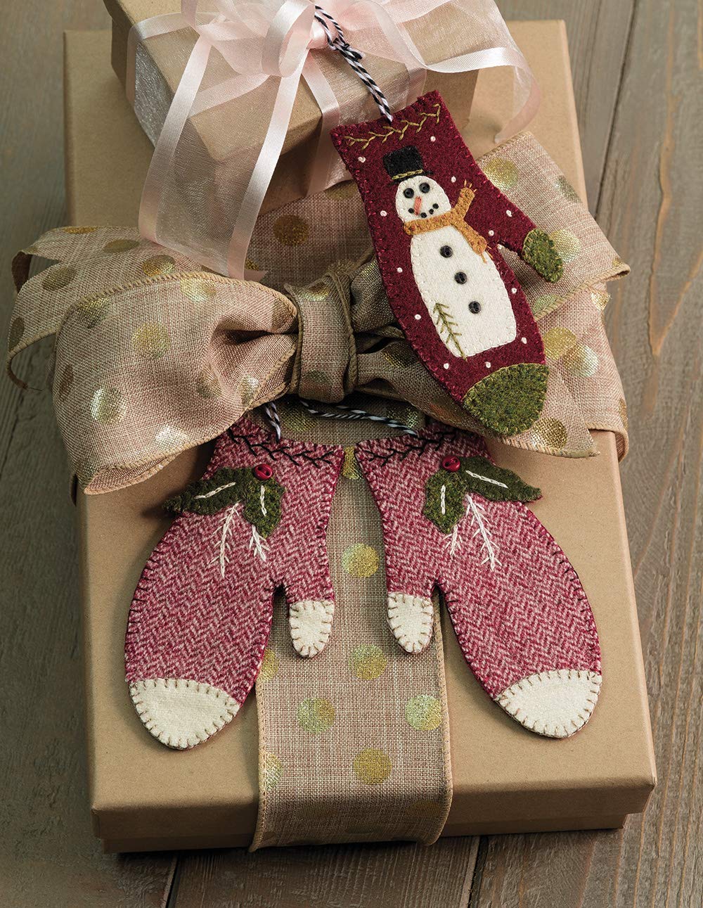 Buttermilk Basin's Ornament Extravaganza: 45 EasytoStitch Designs!,Used