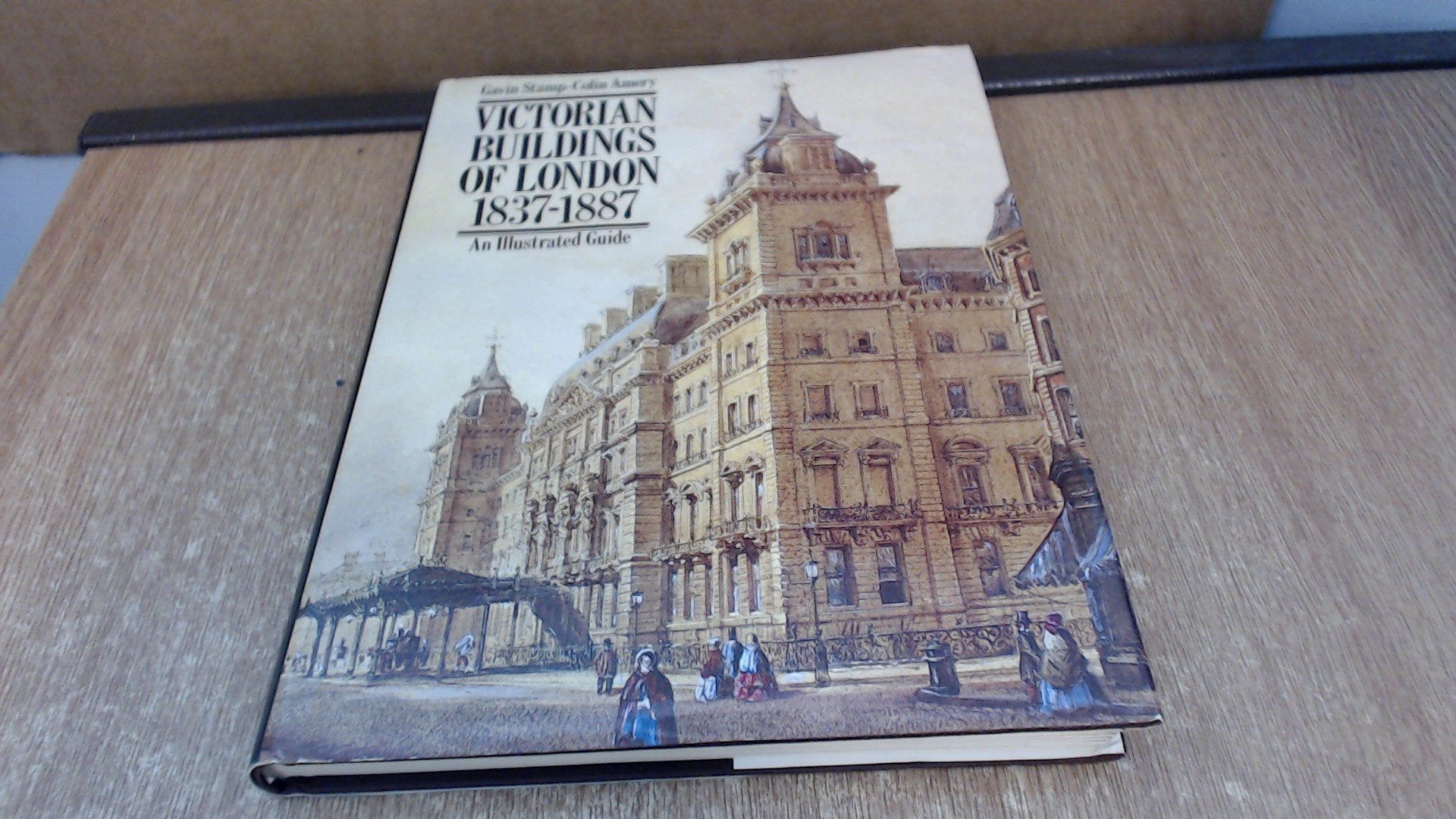 Victorian buildings of London, 18371887: An illustrated guide,Used