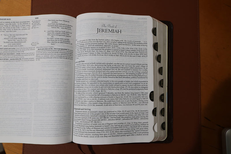 The Macarthur Study Bible ~ New King James Version (NKJV),Used