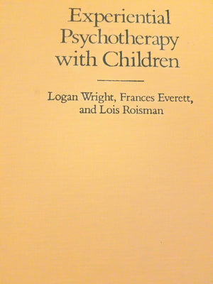 Experiential Psychotherapy with Children (Johns Hopkins Series in Contemporary Medicine and Public Health),Used