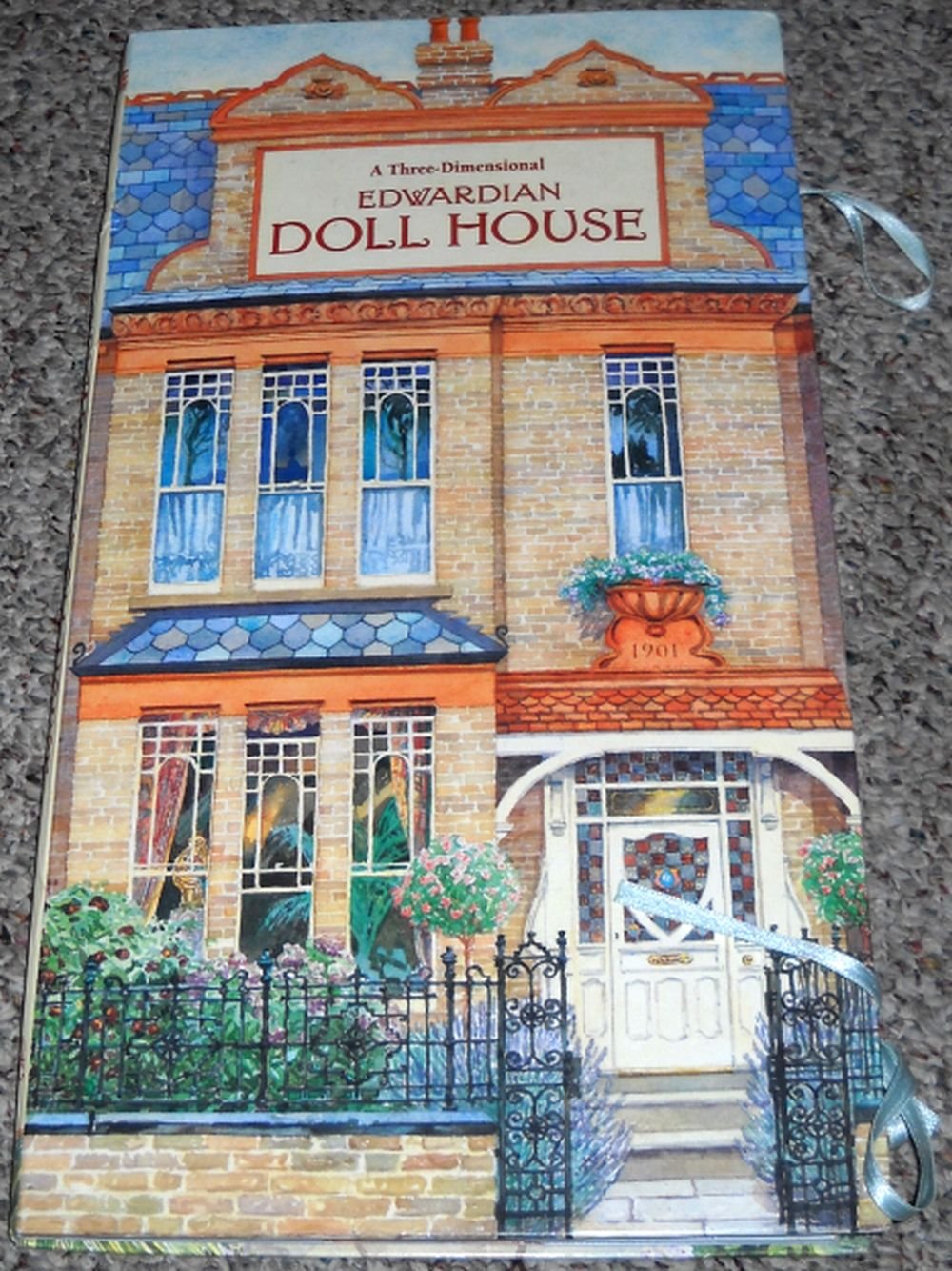 Edwardian Doll House: A ThreeDimensional Book,New