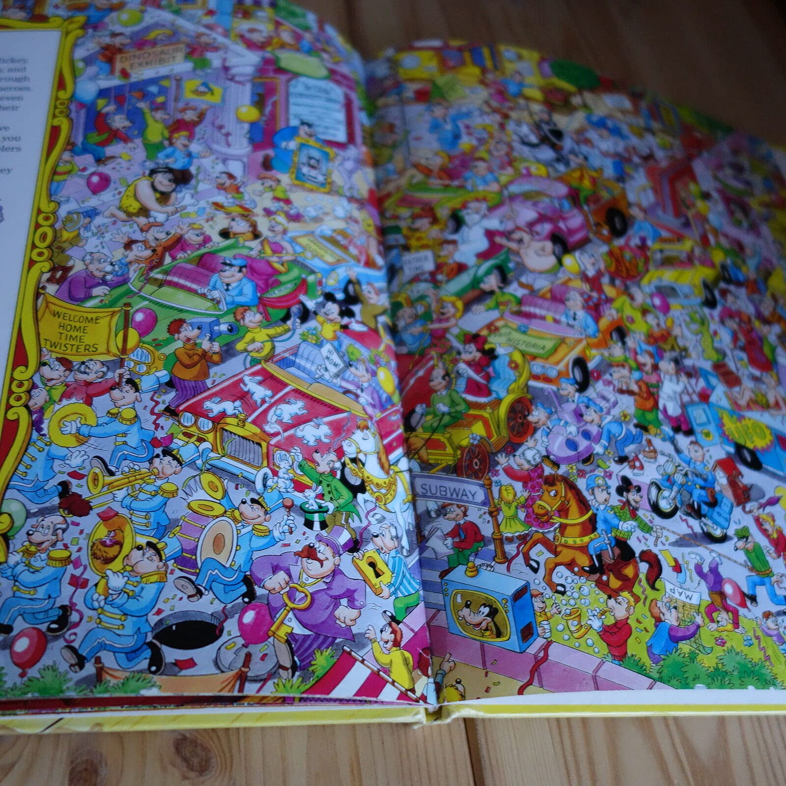Look and Find Walt Disney's Mickey and Friends,Used