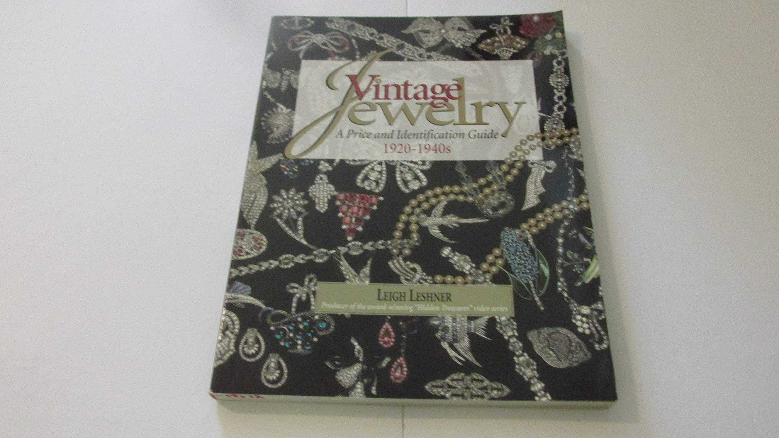 Vintage Jewelry: A Price And Identification Guide, 1920 To 1940S,New