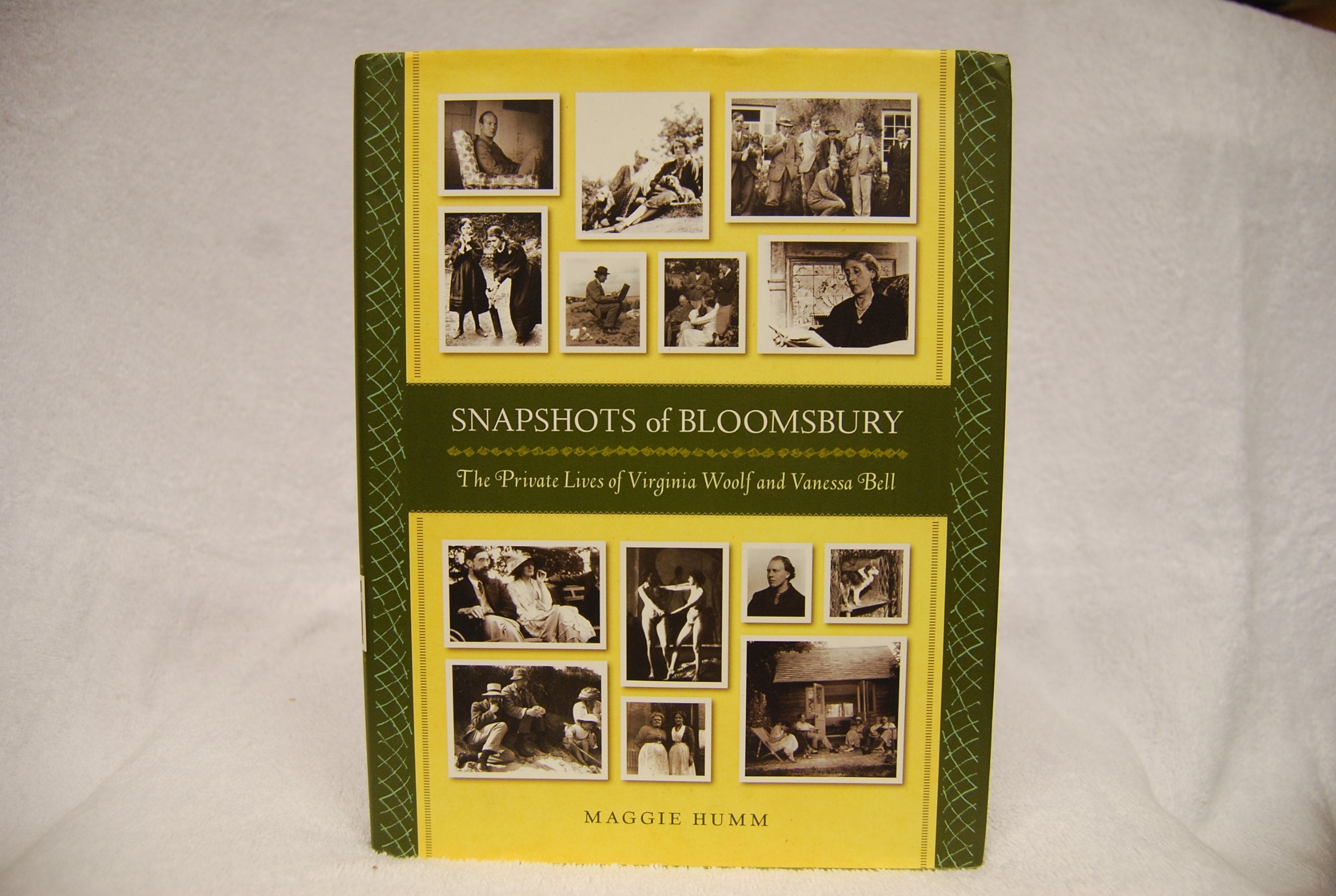 Snapshots of Bloomsbury: The Private Lives of Virginia Woolf,Used