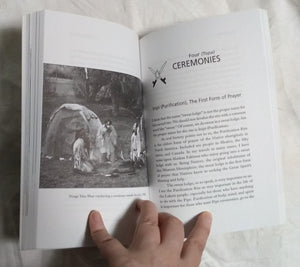 Sacred Fireplace (Oceti Wakan): Life and Teachings of a Lakota Medicine Man,Used