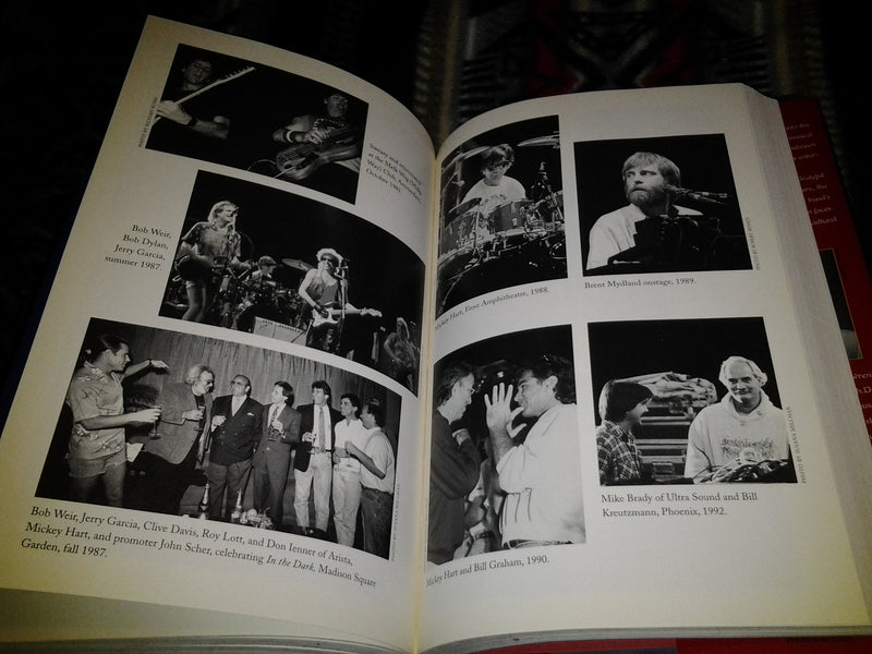 A Long Strange Trip: The Inside History Of The Grateful Dead,Used