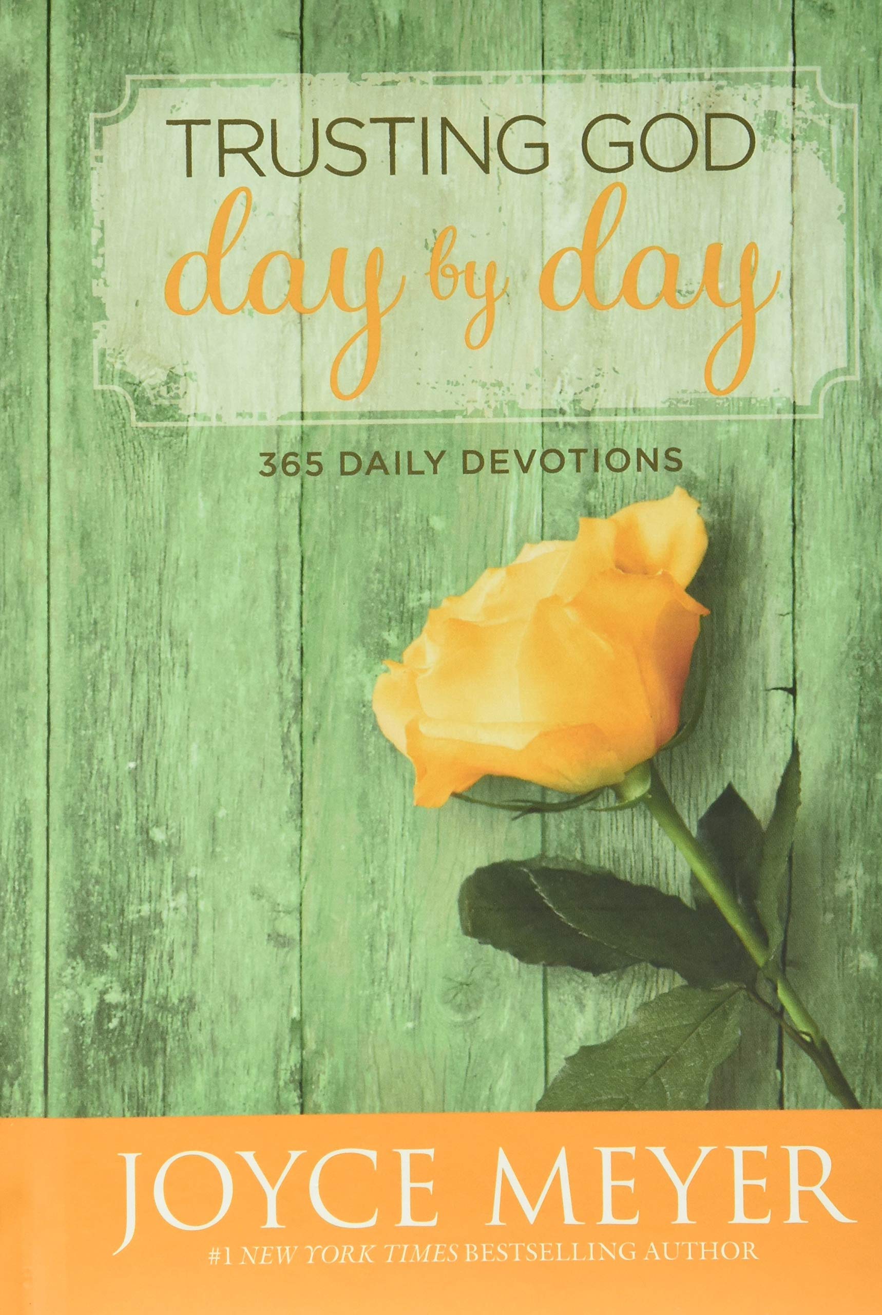 Trusting God Day by Day: 365 Daily Devotions,New