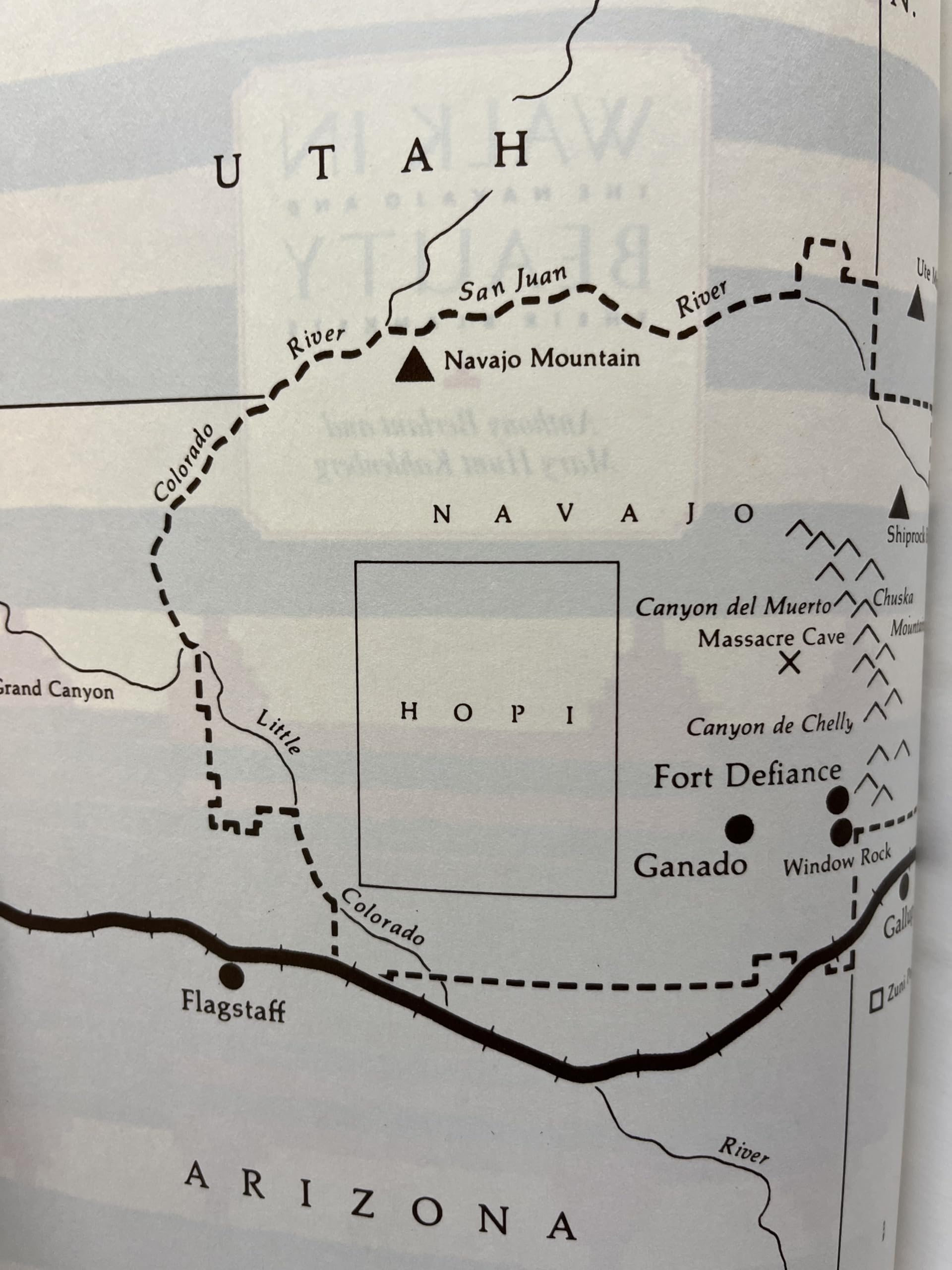 Walk in Beauty: The Navajo and Their Blankets,Used