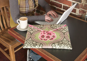 The New Handmade: Simple Sewing for Contemporary Style,Used