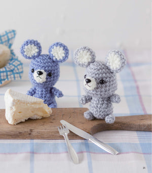 Super Easy Amigurumi: Crochet Cute Animals,Used