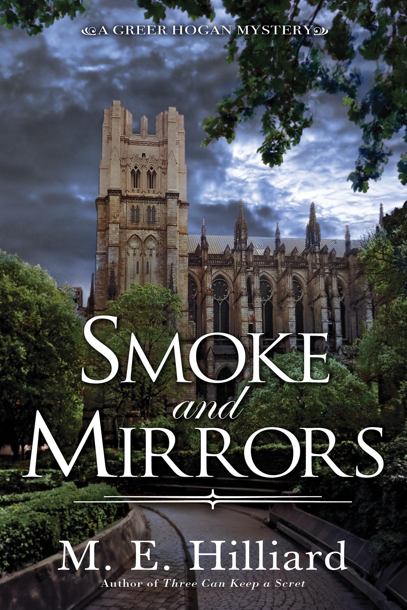 Smoke And Mirrors (A Greer Hogan Mystery),Used
