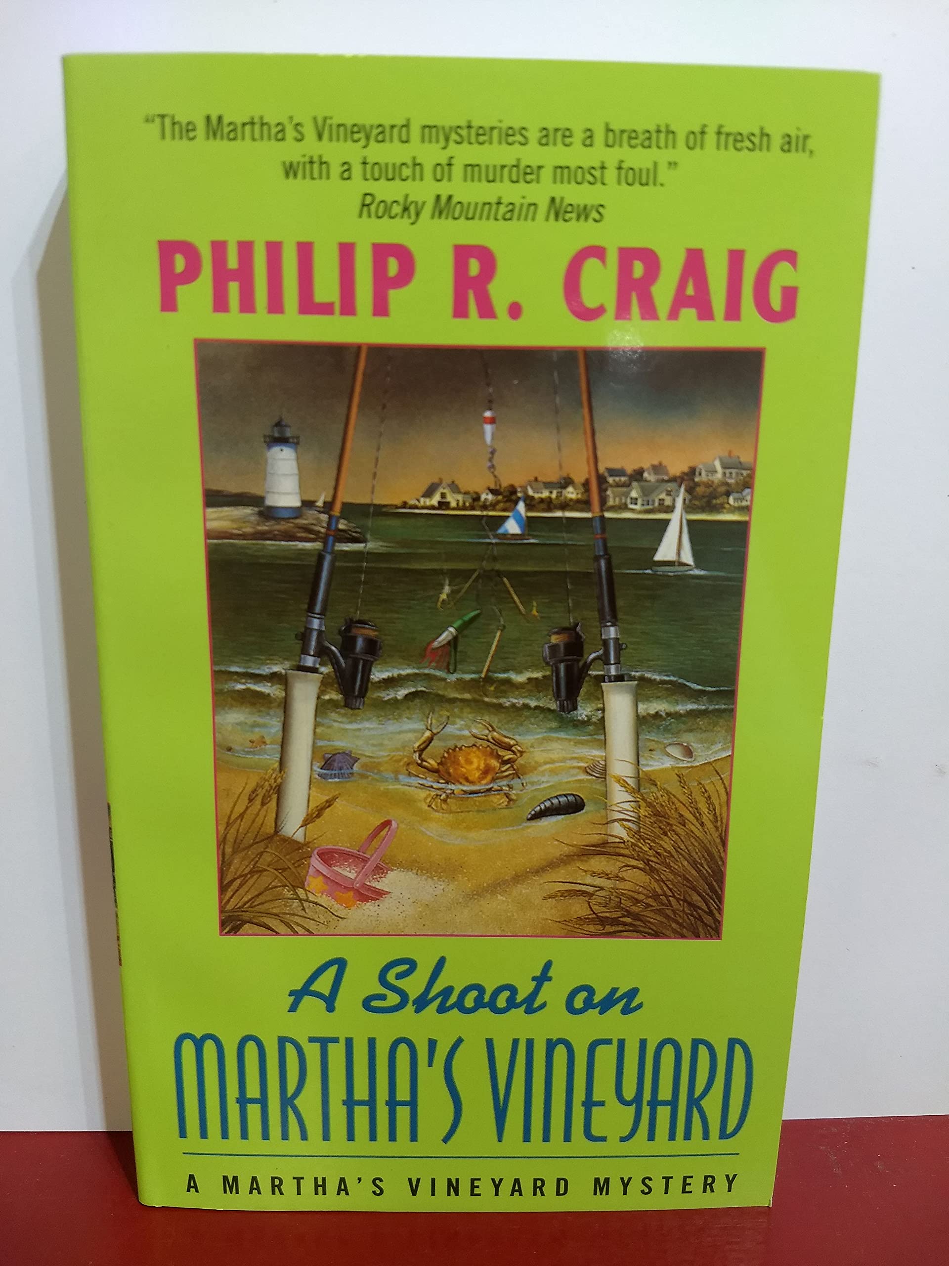 A Shoot on Martha's Vineyard: A Martha's Vineyard Mystery (A Martha's Vineyard Mystery, 9),Used