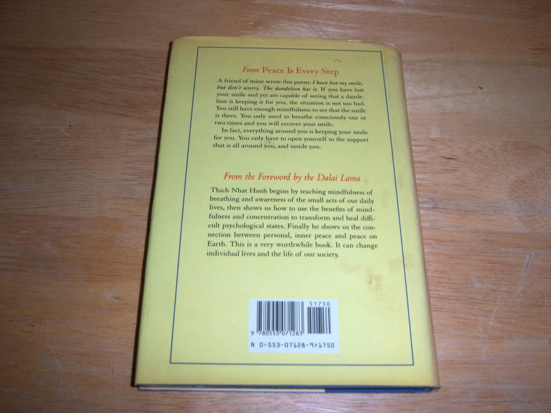 Peace is Every Step: The Path of Mindfulness in Everyday Life,New
