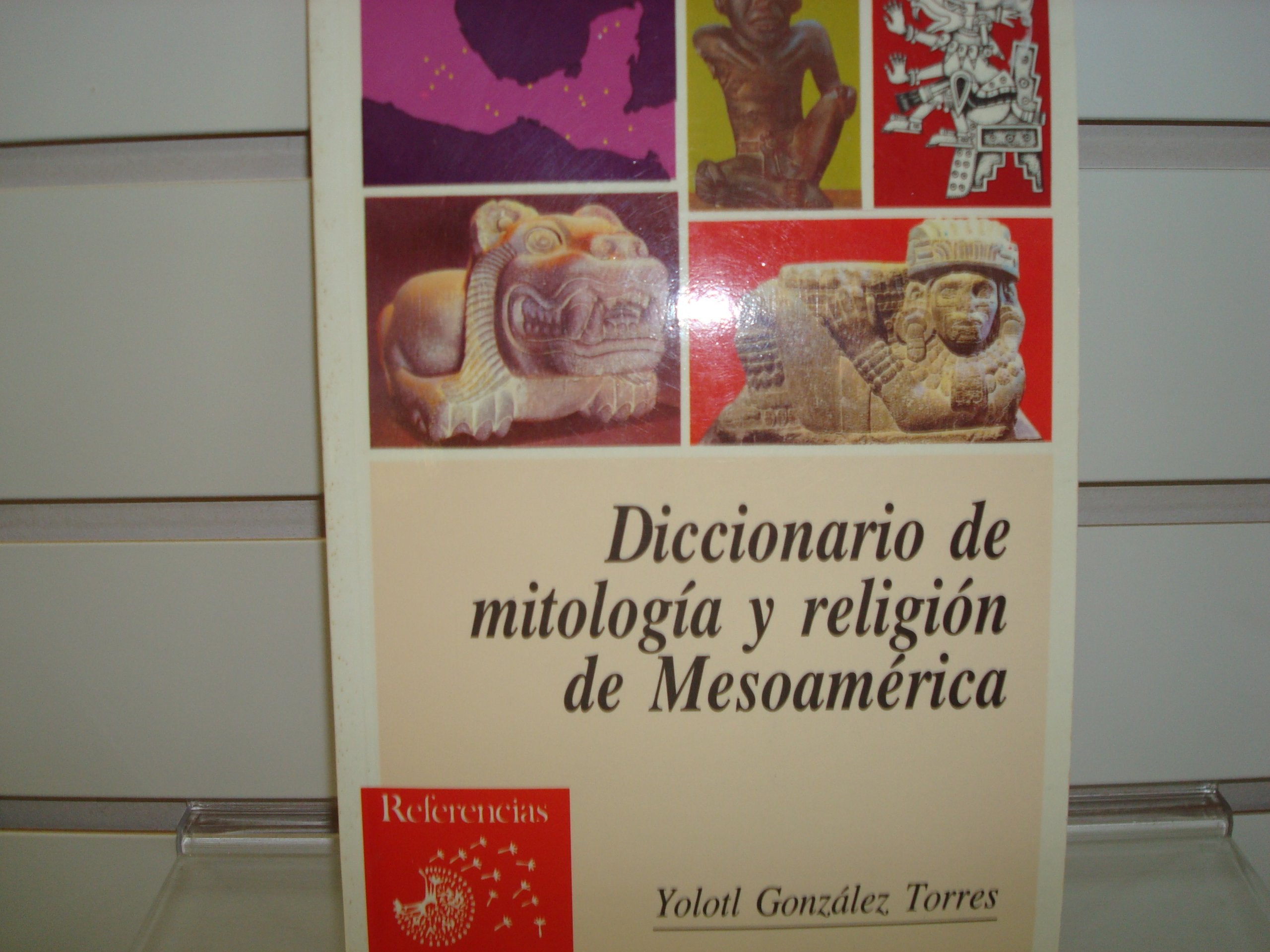 Diccionario de mitologia y religion de Mesoamerica (Referencias Larousse) (Spanish Edition),Used