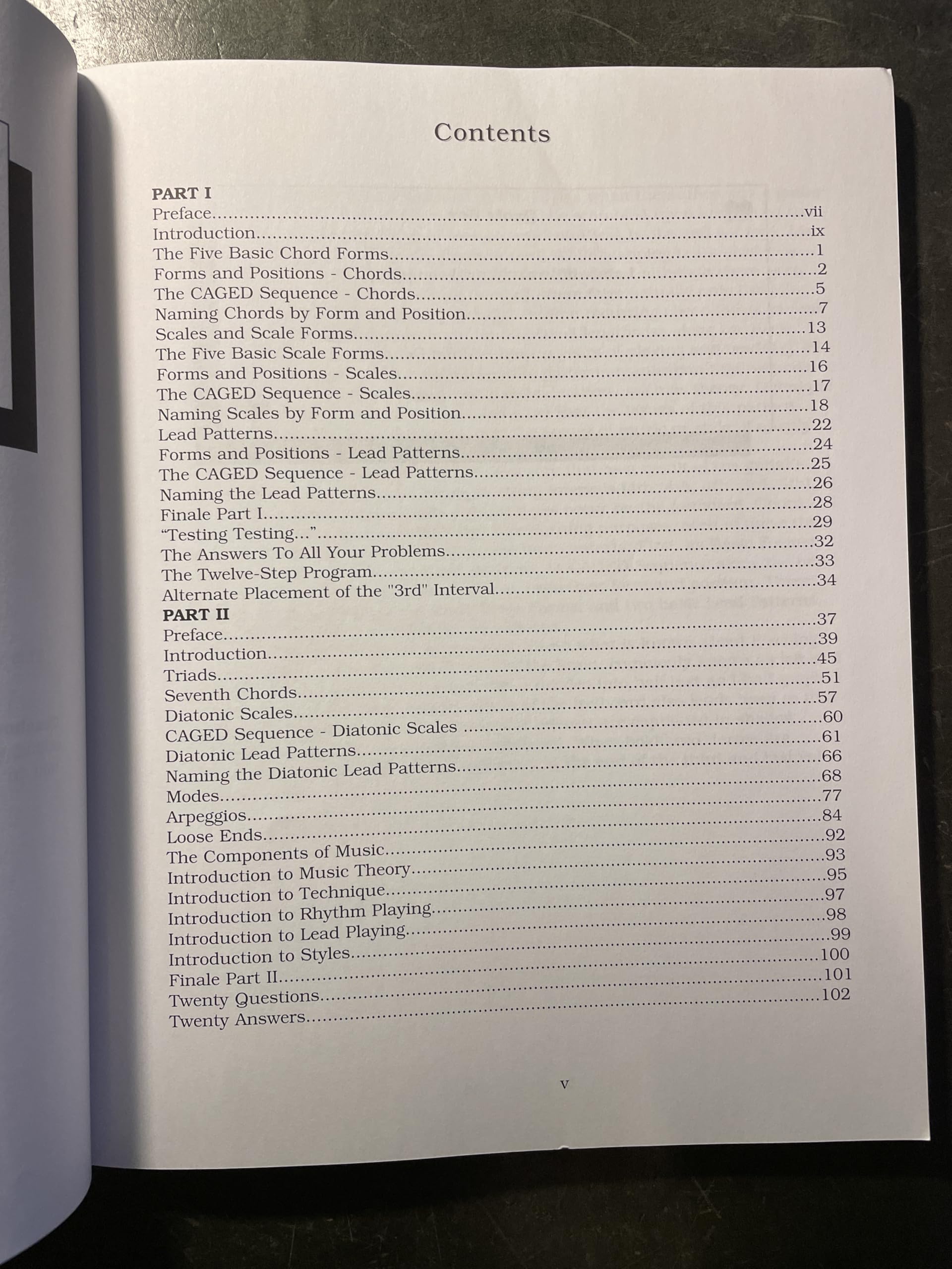 Fretboard Logic Se: The Reasoning Behind The Guitar'S Unique Tuning Plus Chords Scales And Arpeggios Complete(2 Volumes)