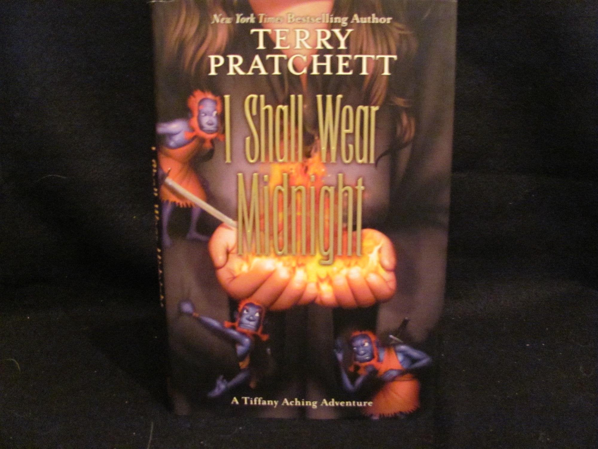 I Shall Wear Midnight (Tiffany Aching, 4),Used