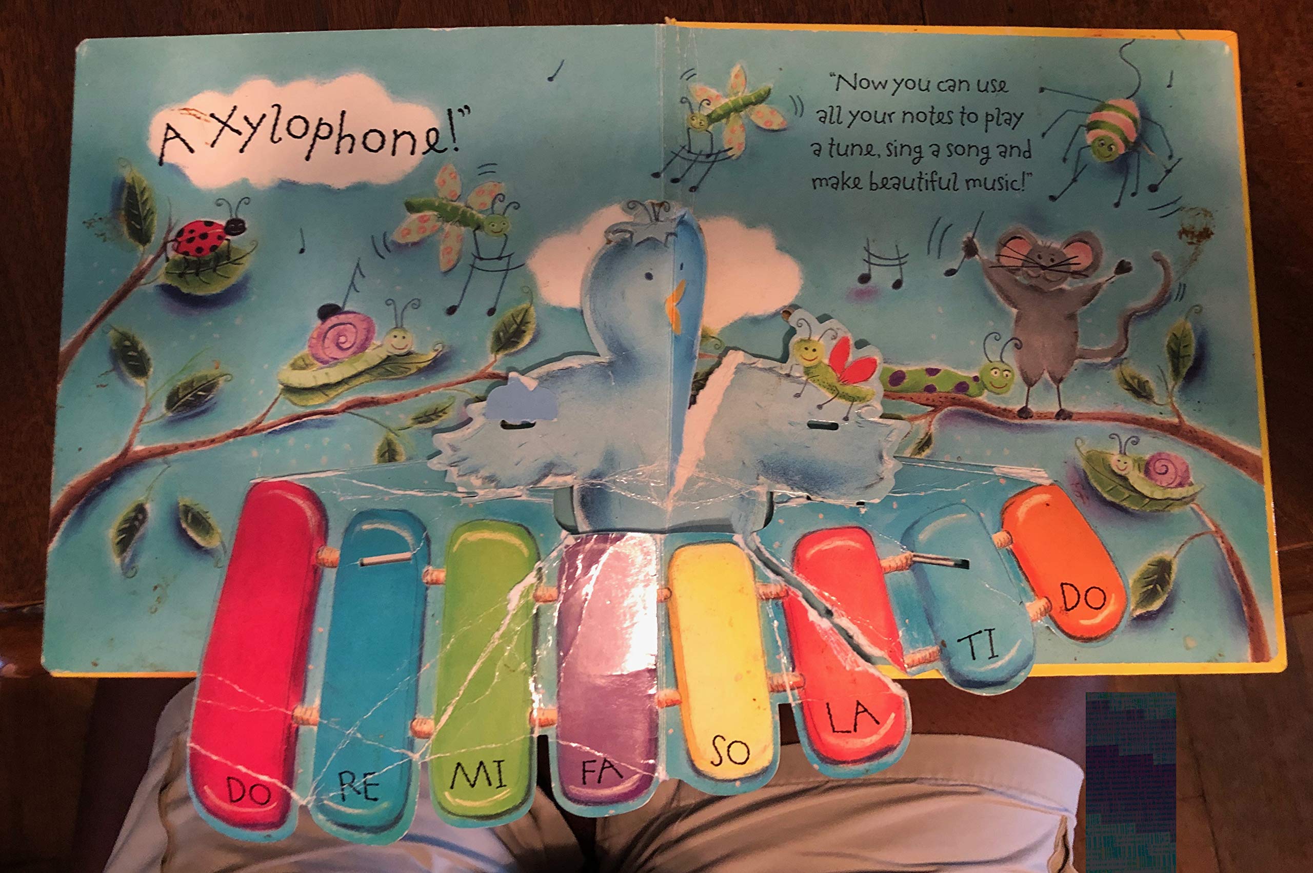 What Makes Music? ( A Magic Ribbon Book),New
