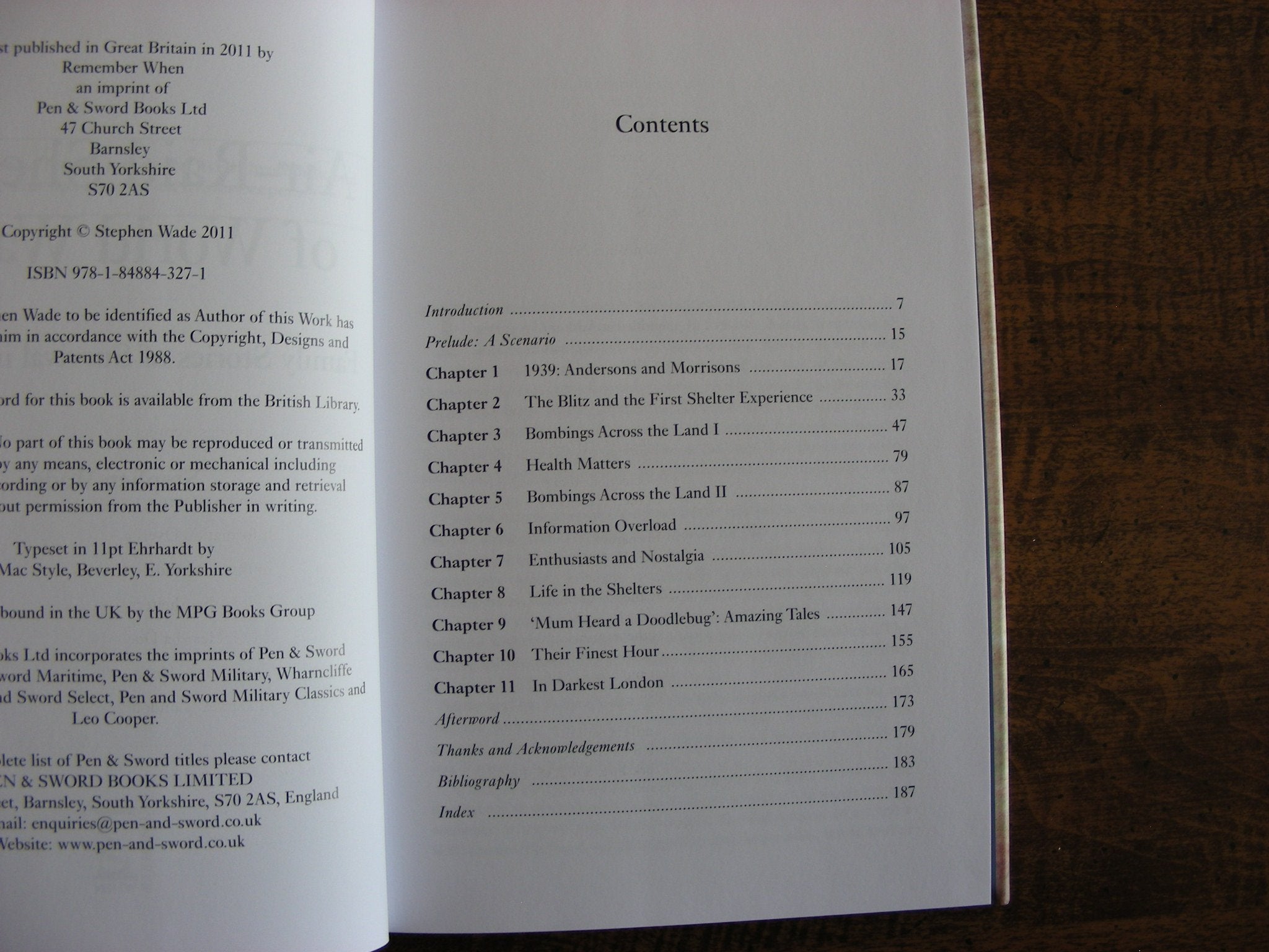 Air Raid Shelters Of The Second World War: Family Stories Of Survival In The Blitz