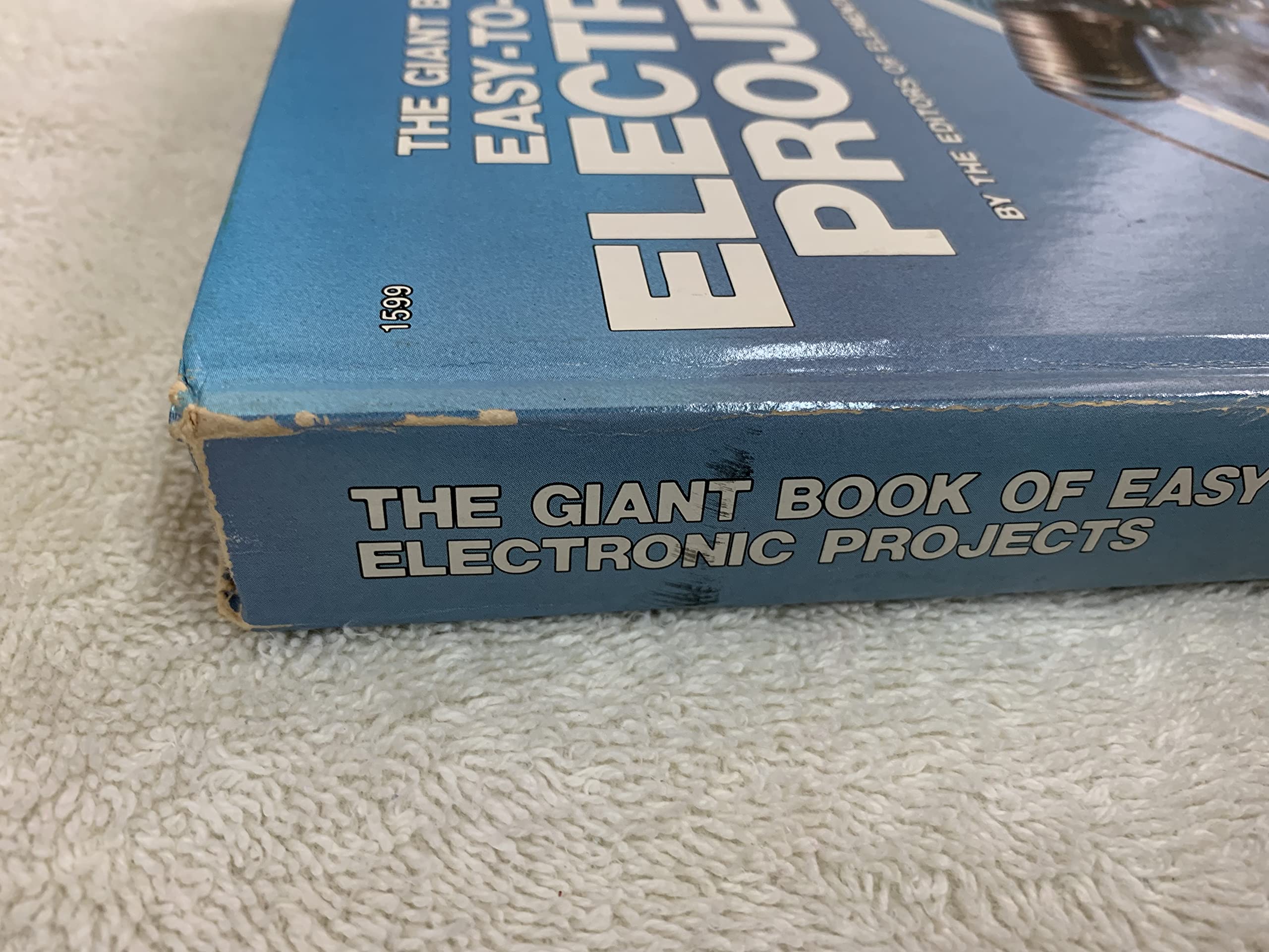 The Giant book of easytobuild electronic projects,Used