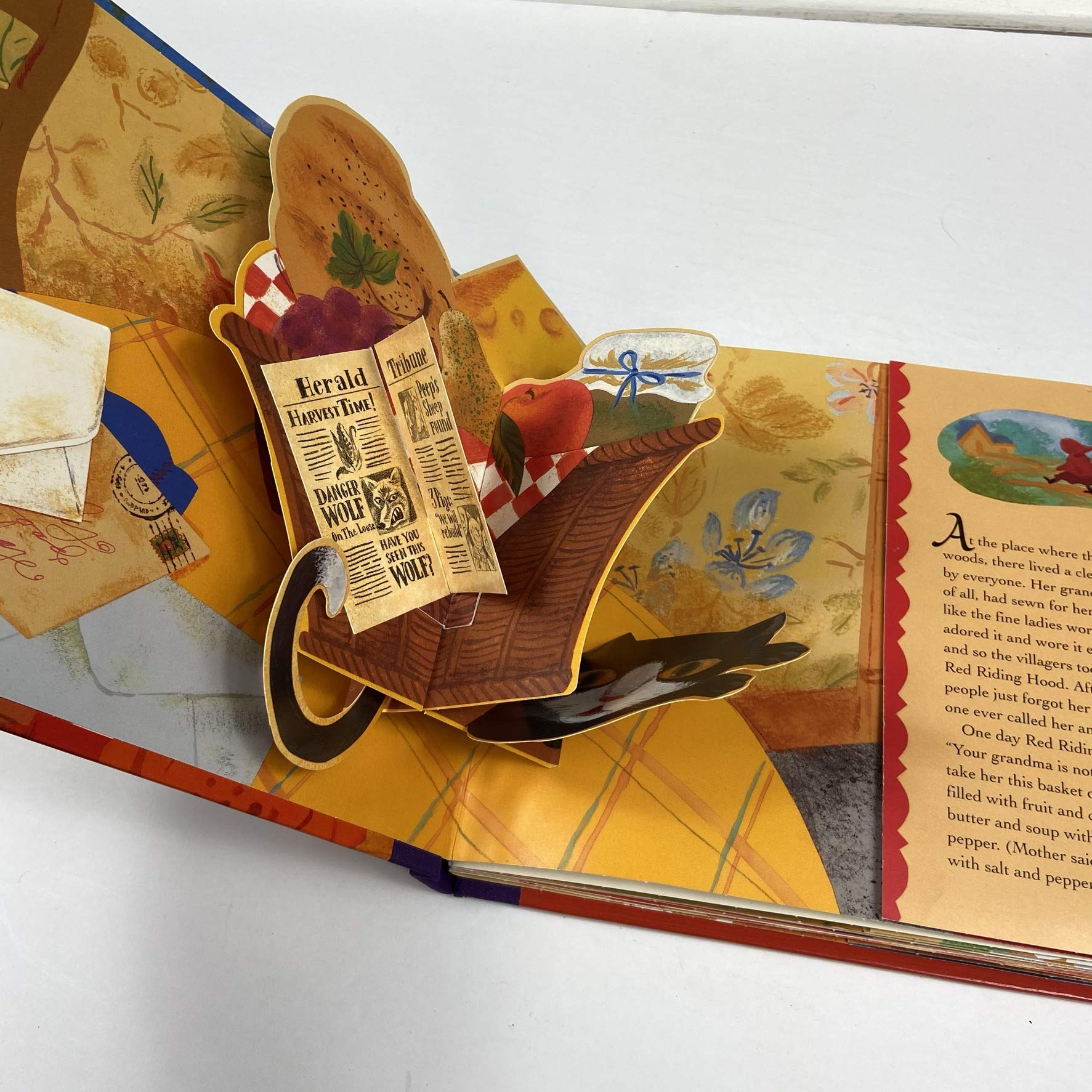 Little Red Riding Hood: A Classic Collectible PopUp,New