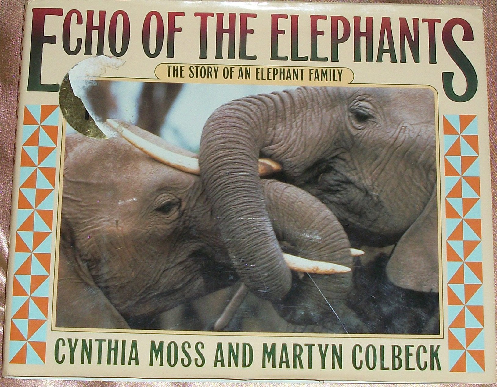 Echo of the Elephants: The Story of an Elephant Family,Used