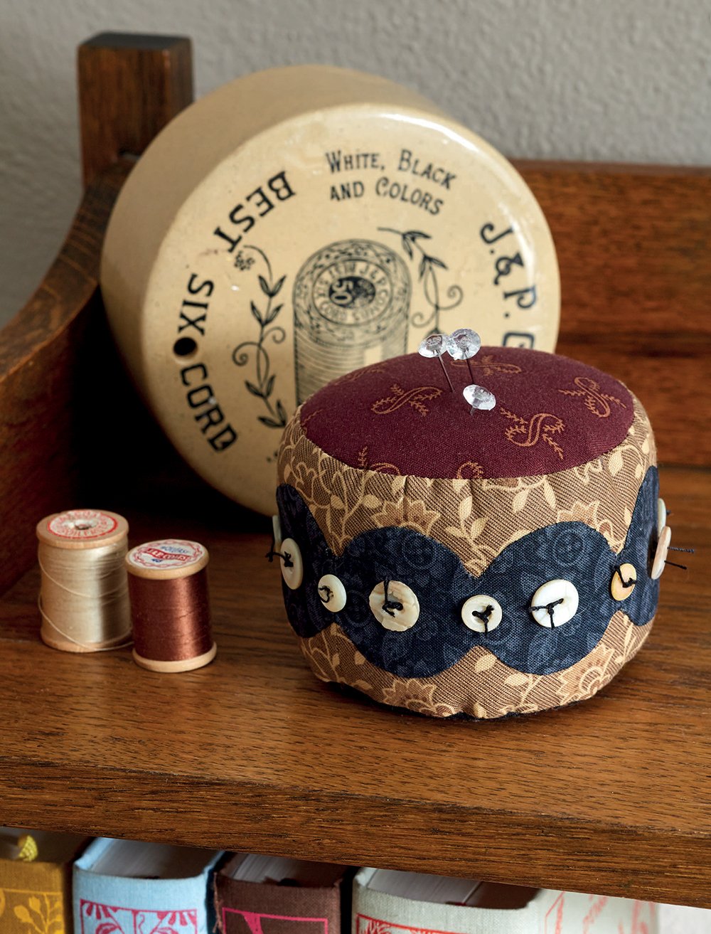 Vintage Patchwork: A Dozen Small Projects from One Bundle of 10
