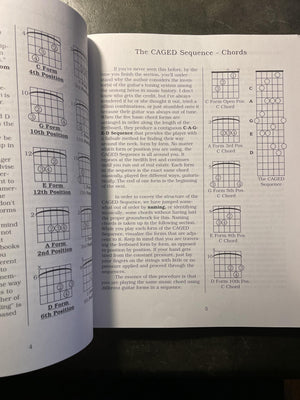Fretboard Logic Se: The Reasoning Behind The Guitar'S Unique Tuning Plus Chords Scales And Arpeggios Complete(2 Volumes)