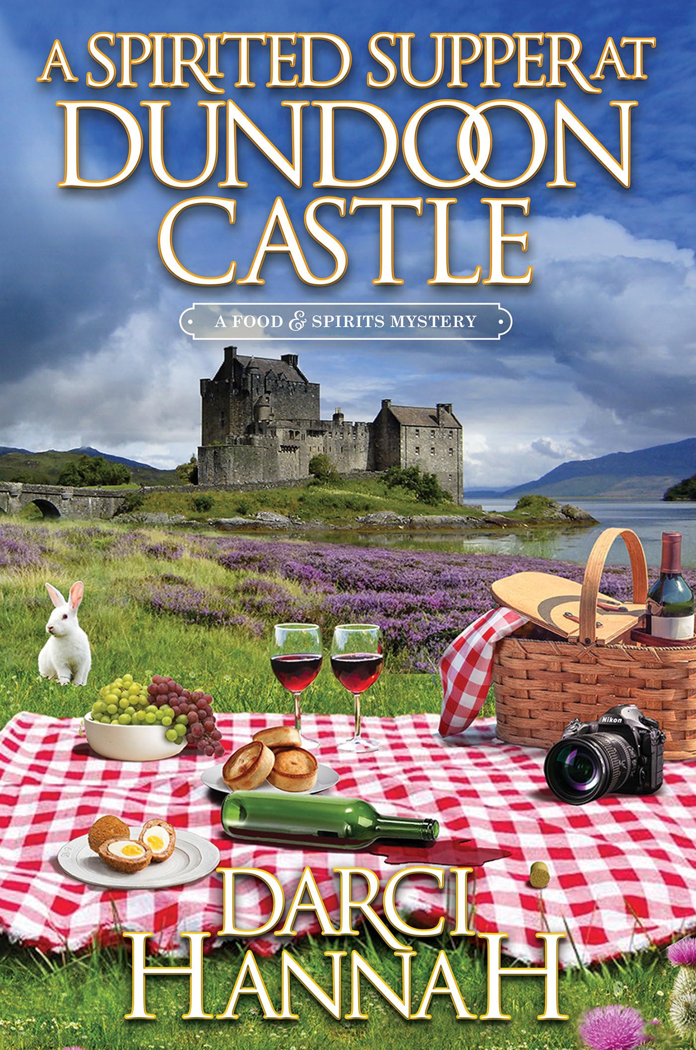 A Spirited Supper At Dundoon Castle (A Food And Spirits Mystery)