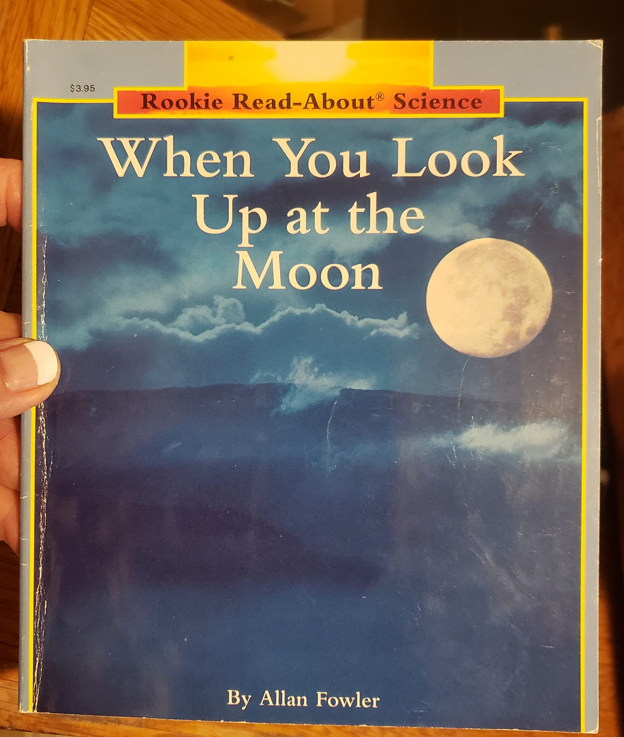 When You Look Up at the Moon (Rookie ReadAbout Science),Used