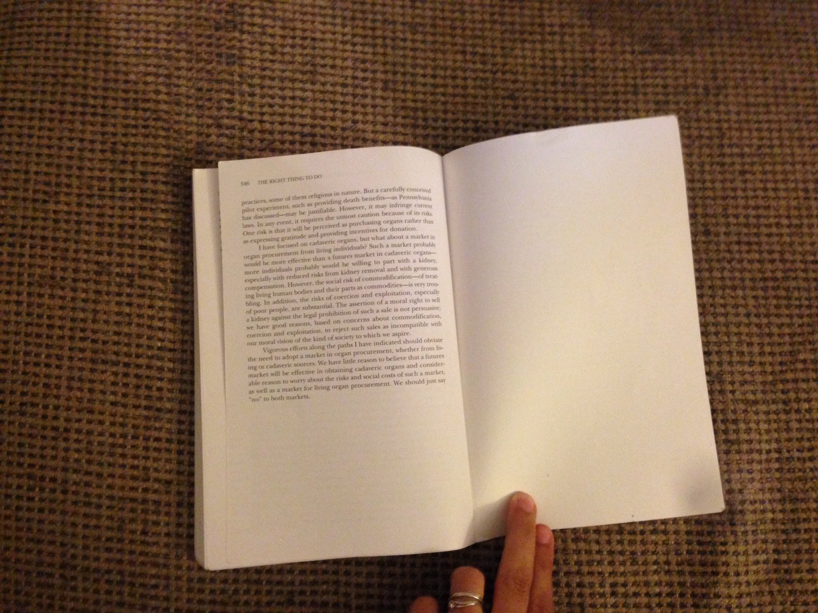 McGraw-Hill Education The Right Thing To Do: Basic Readings in Moral Philosophy - Essential Text for Ethical Studies