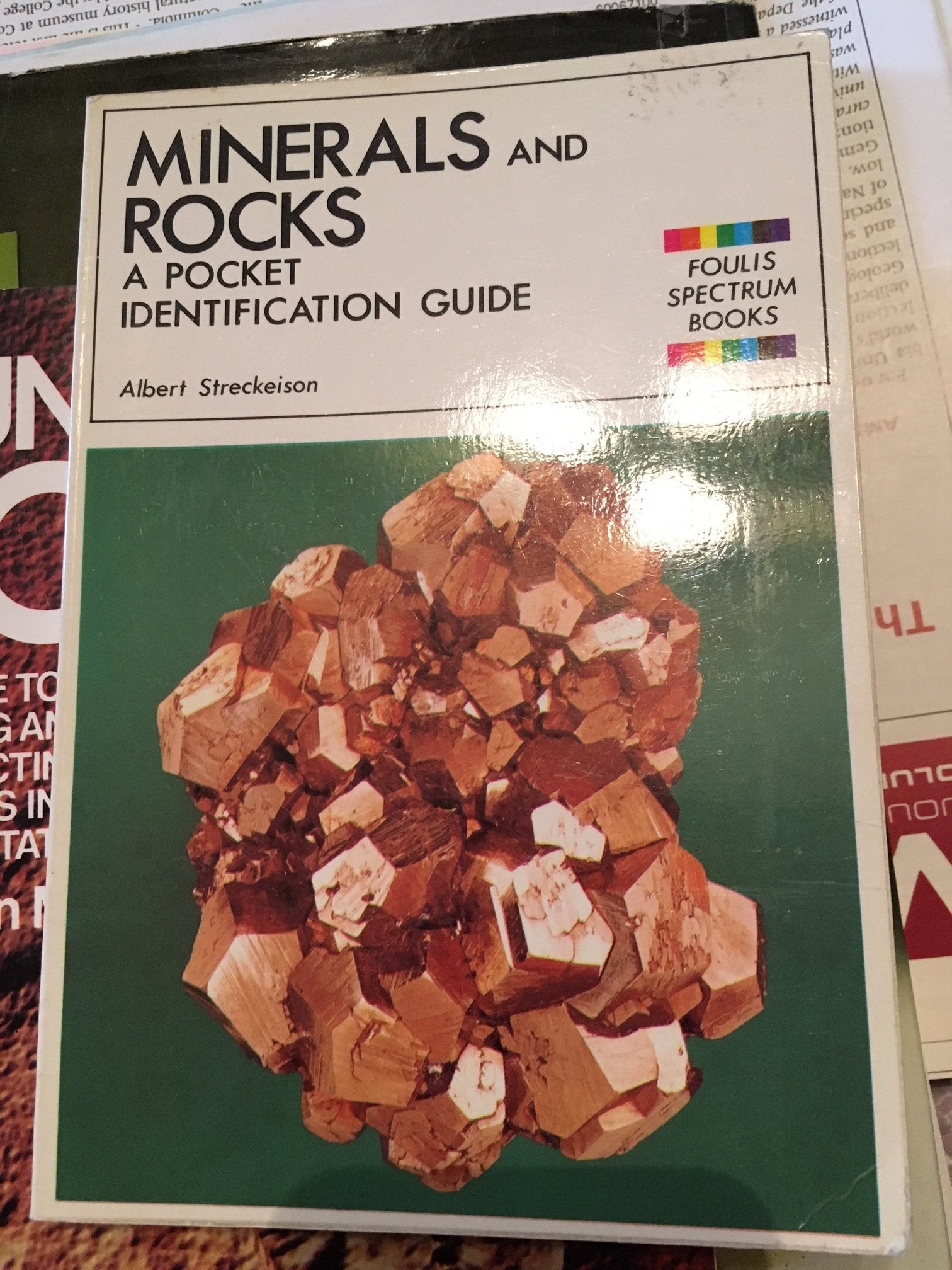 Minerals and rocks: A pocket identification guide (Foulis spectrum books),Used