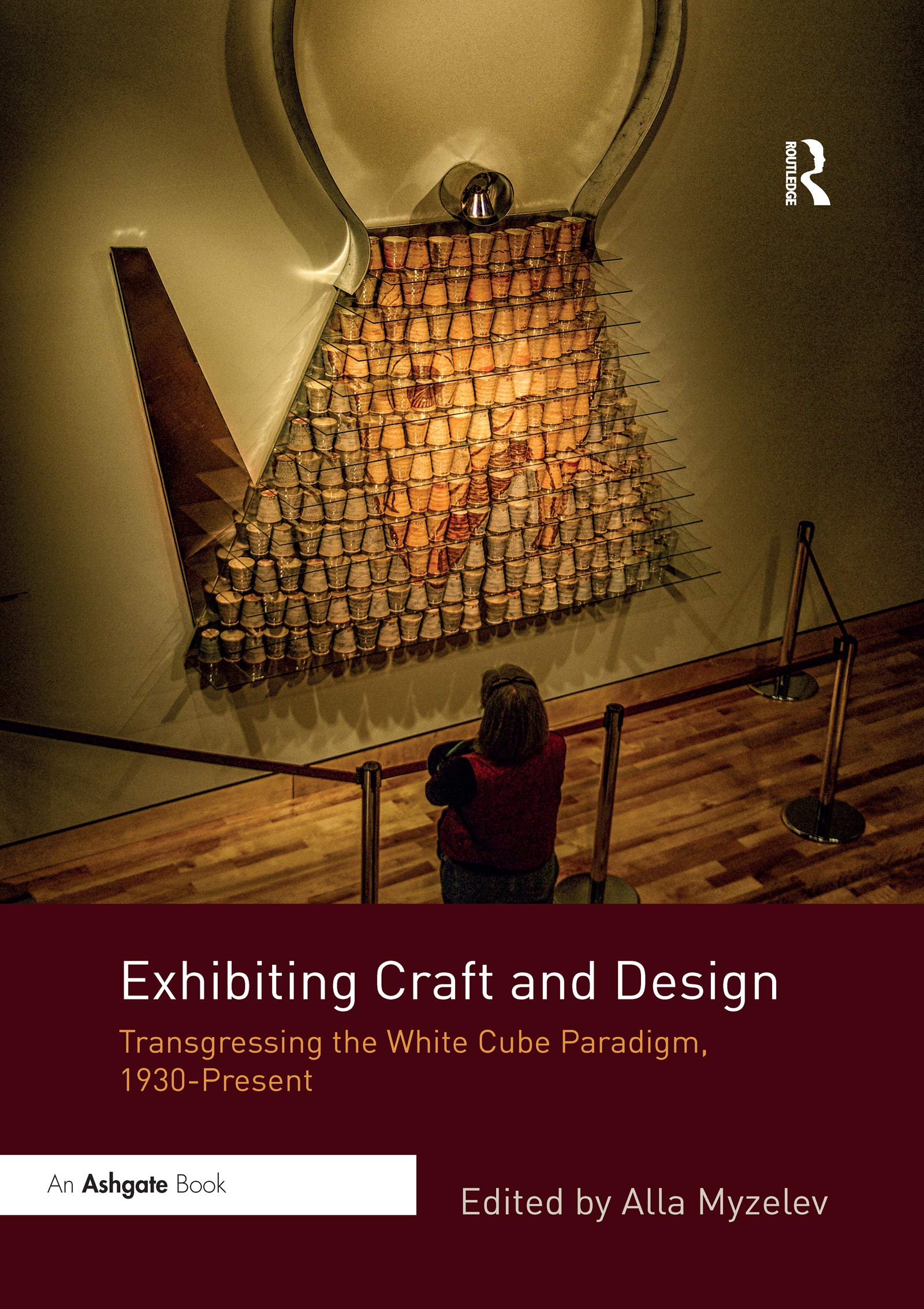 Exhibiting Craft and Design,Used