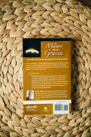 En manos de la gracia  Serie Favoritos (Spanish Edition),Used