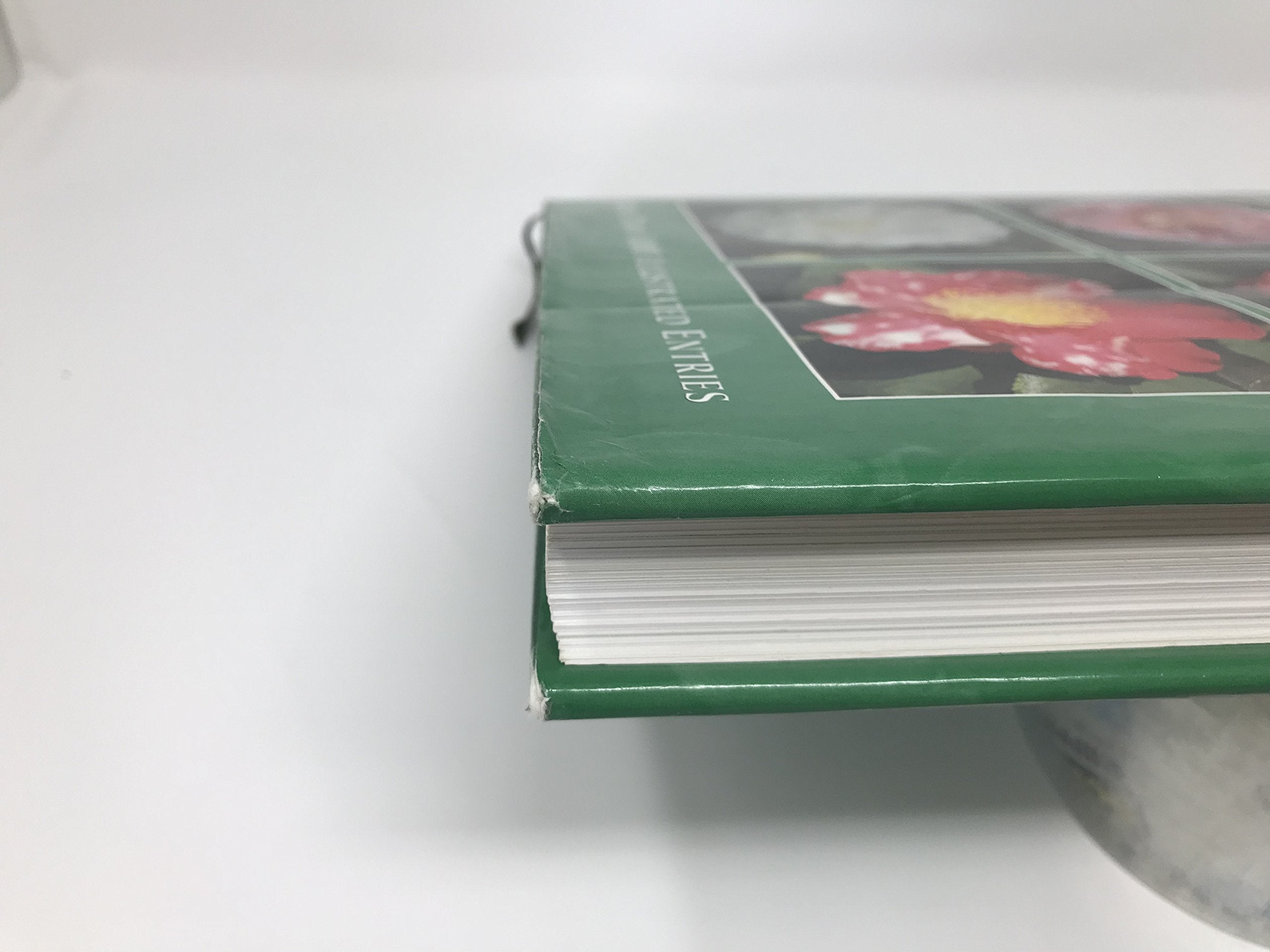 The Illustrated Encyclopedia of Camellias,Used