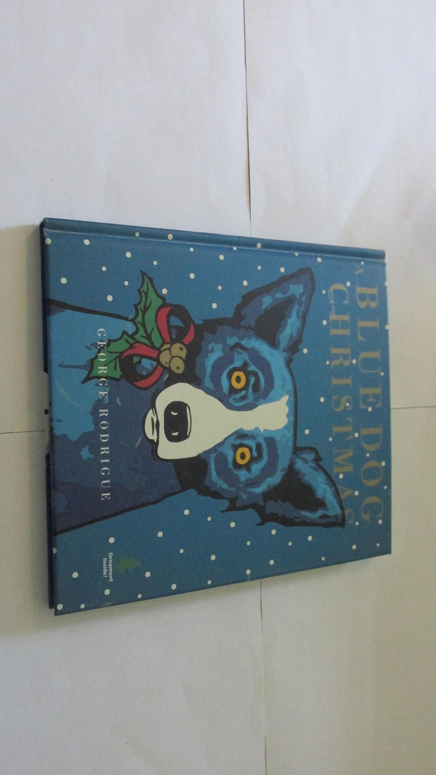 A Blue Dog Christmas,New