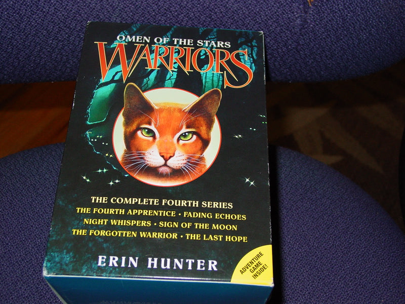 Warriors: Omen of the Stars Box Set: Volumes 1 to 6,Used