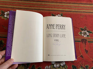 Long Spoon Lane (Charlotte & Thomas Pitt Novels)