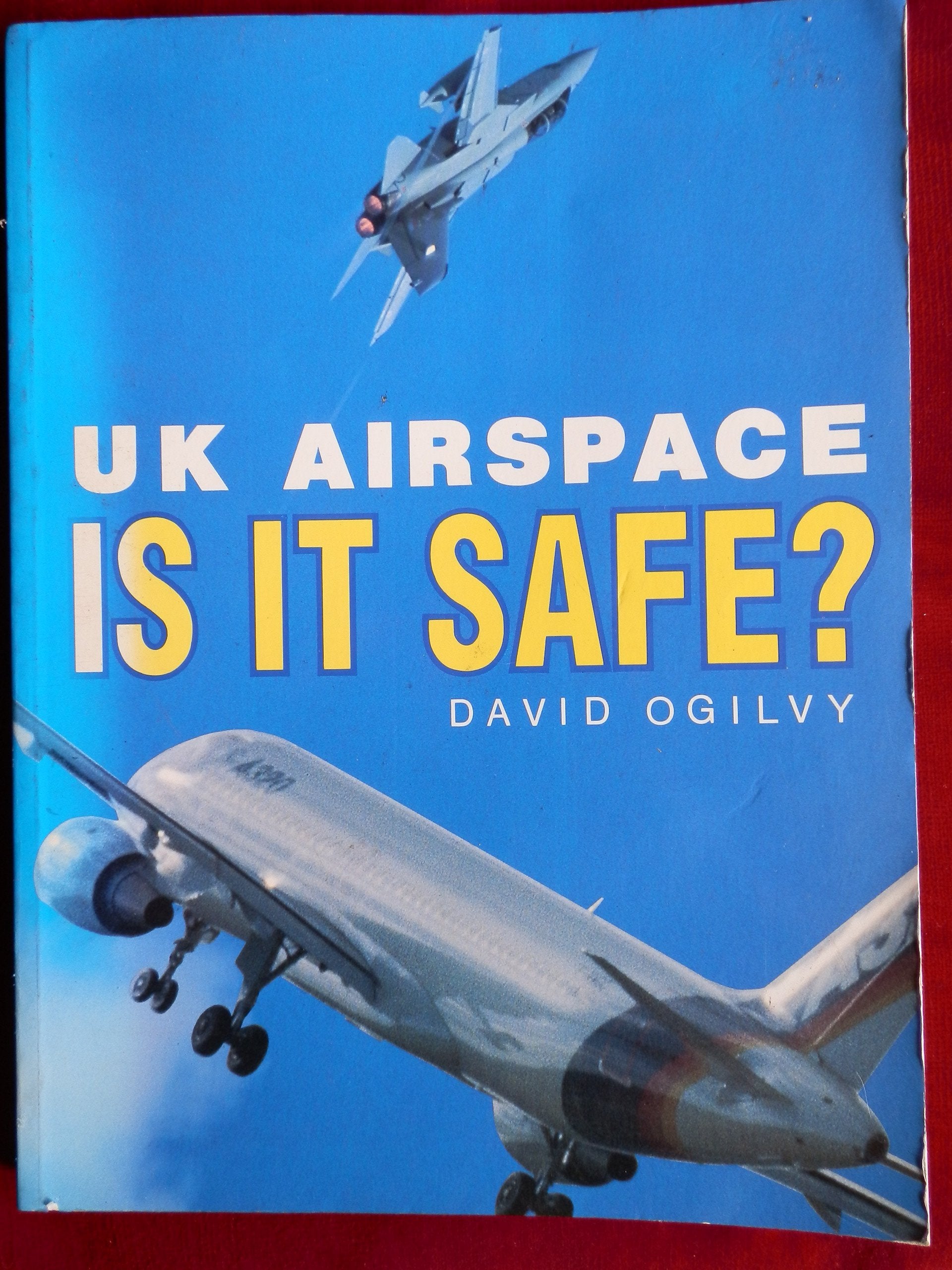 UK airspace: Is it safe? (A Foulis aviation book),Used