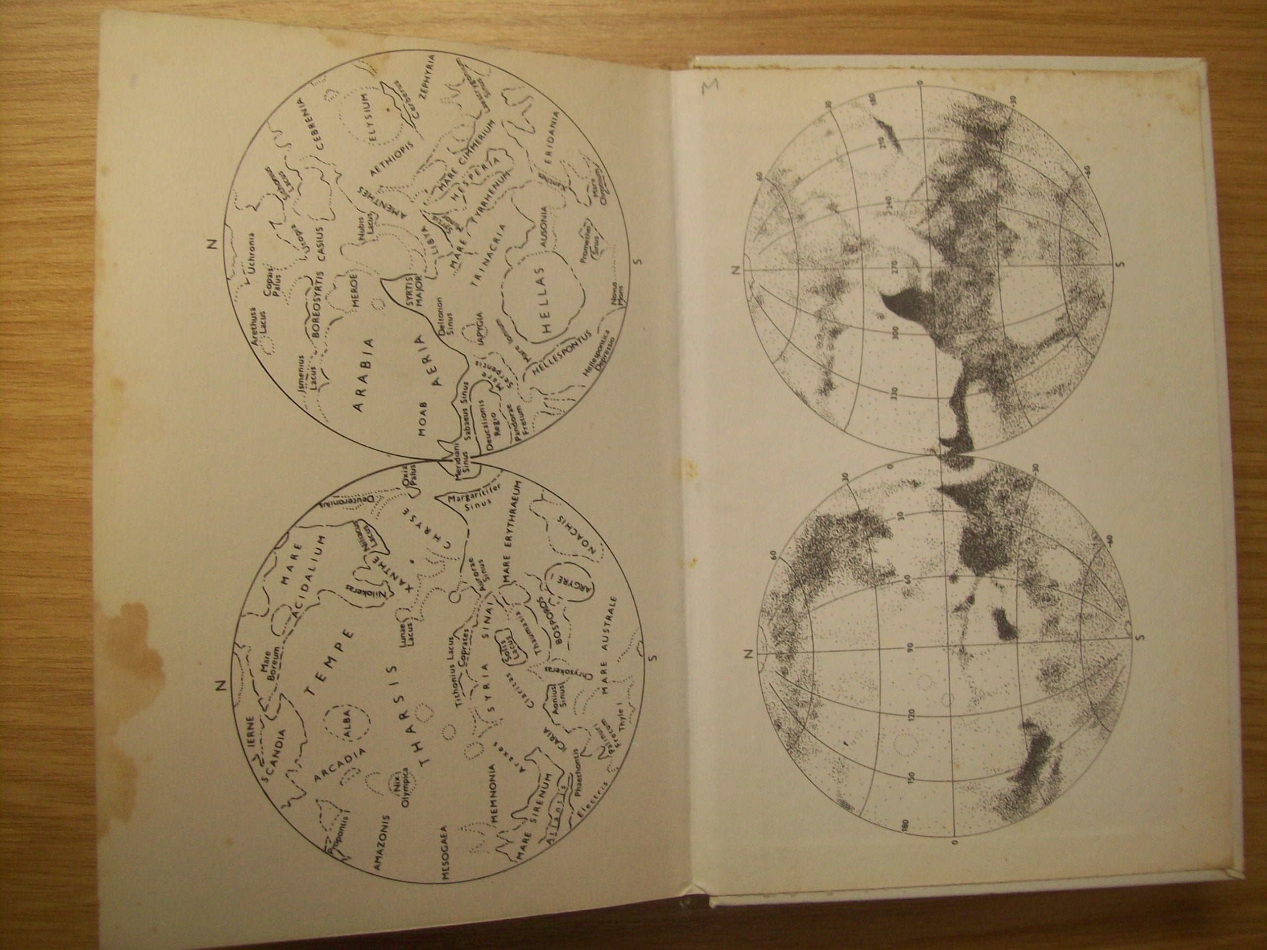 Moon, Mars and Venus: A Concise Guide in Colour (English and Czech Edition),Used