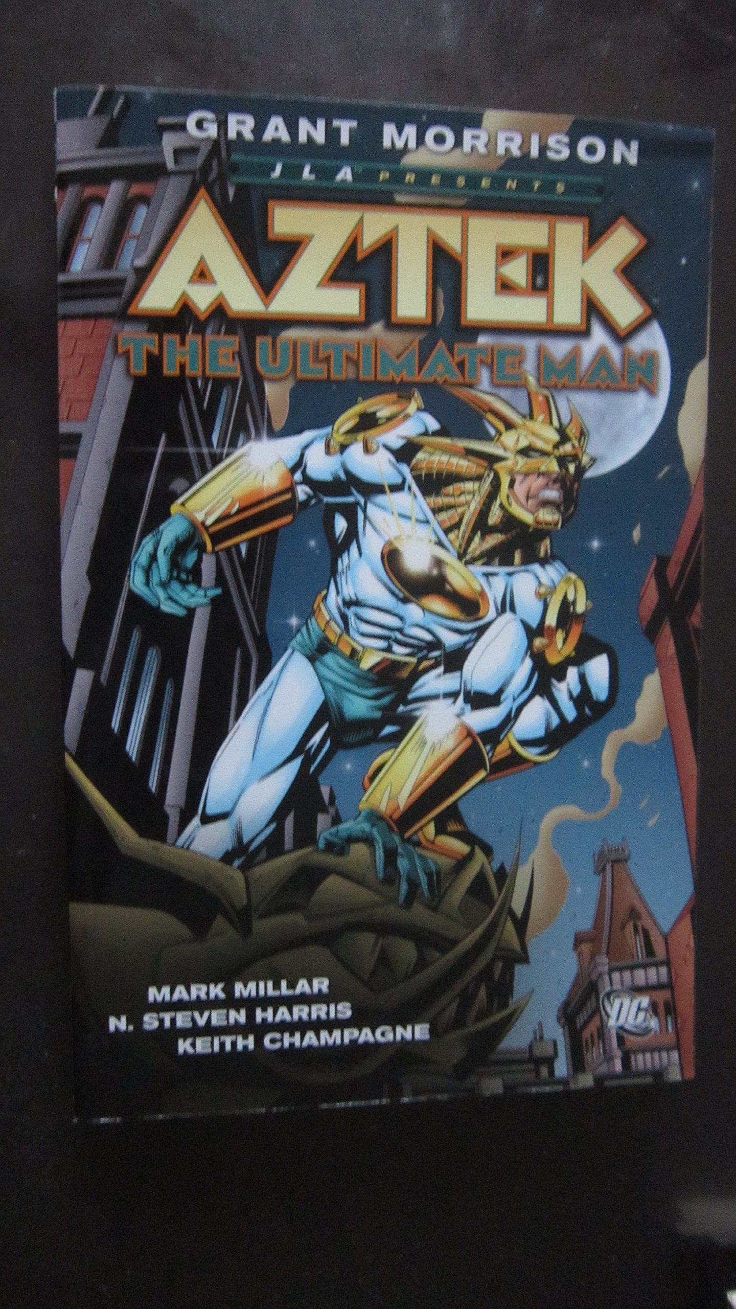 JLA Presents: Aztek: The Ultimate Man,Used